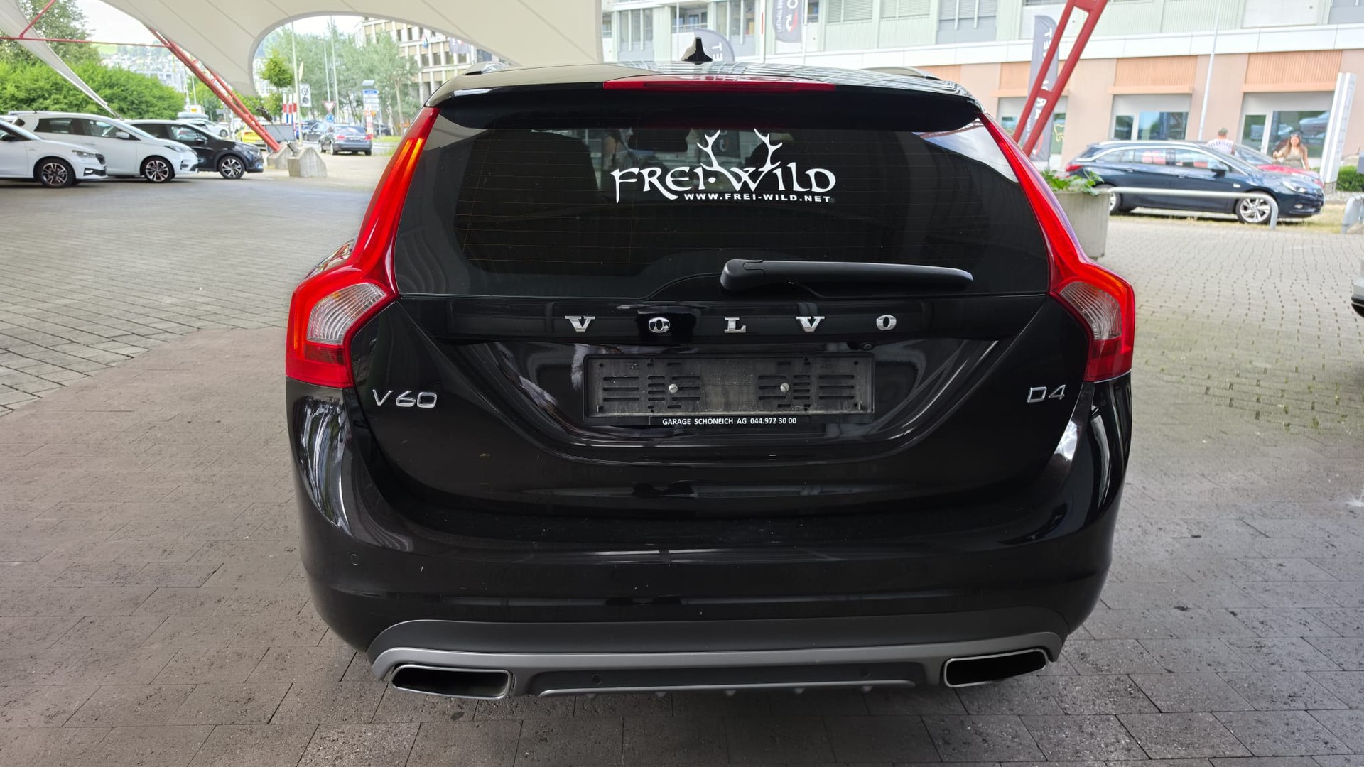 VOLVO V60 D4 Summum Geartronic-image-15