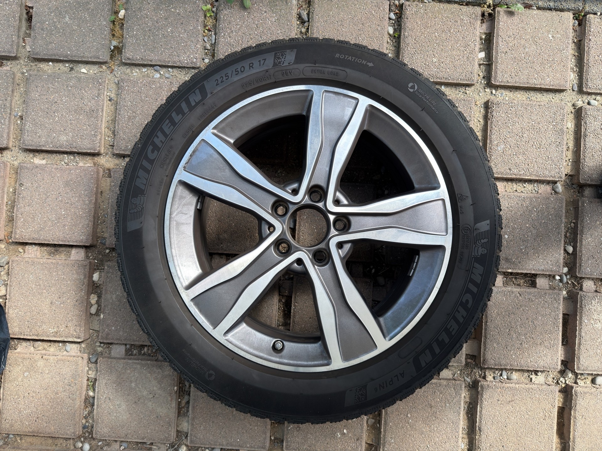MERCEDES-BENZ C 220 d Swiss Star AMG Line 4M 9G-Tronic-image-19