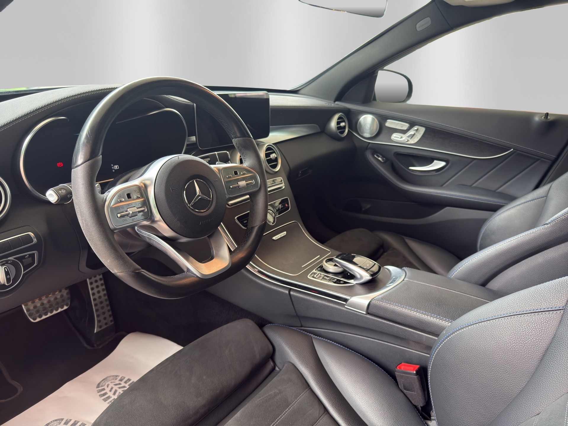 MERCEDES-BENZ C 220 d Swiss Star AMG Line 4M 9G-Tronic-image-7