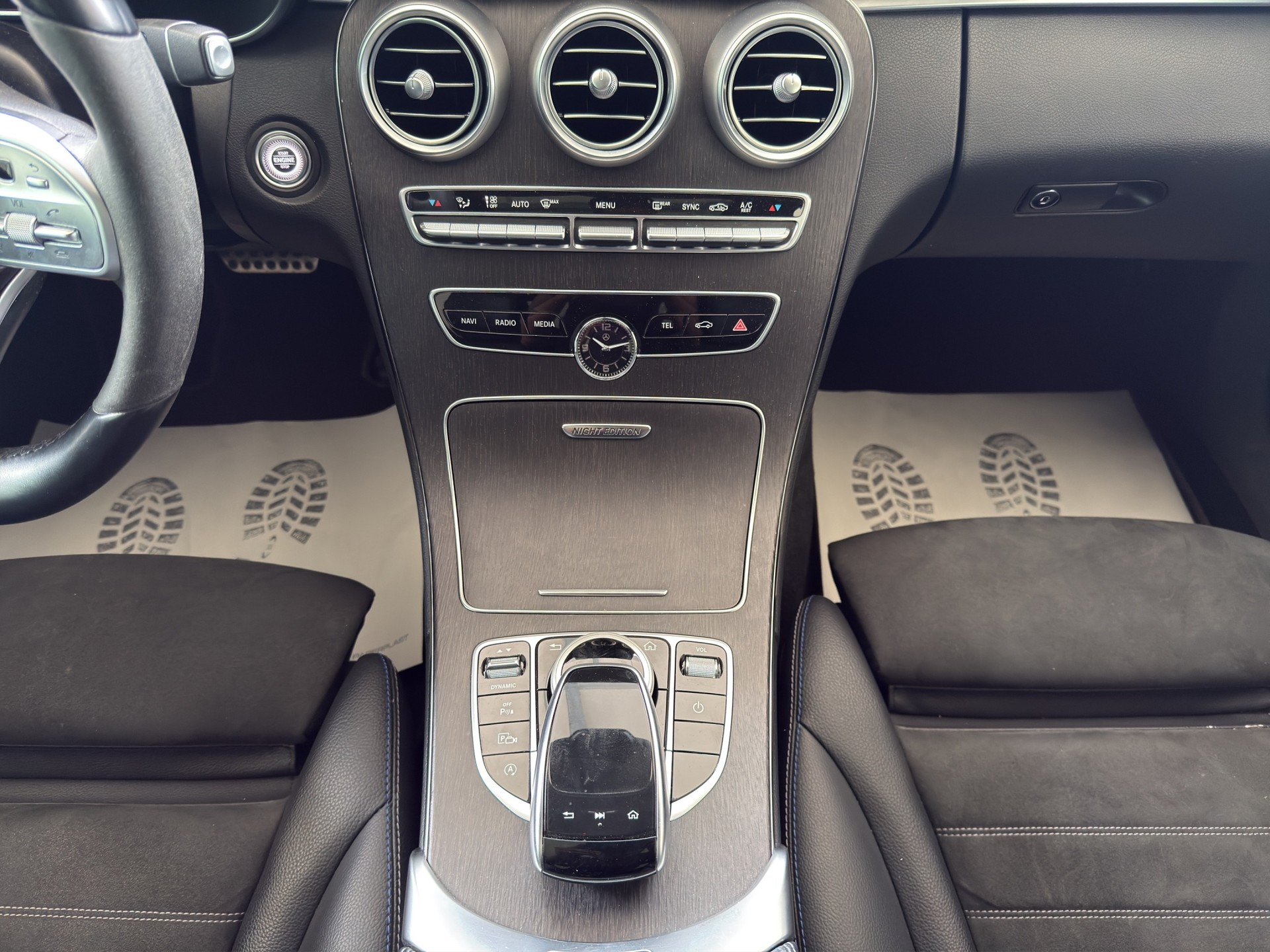 MERCEDES-BENZ C 220 d Swiss Star AMG Line 4M 9G-Tronic-image-12