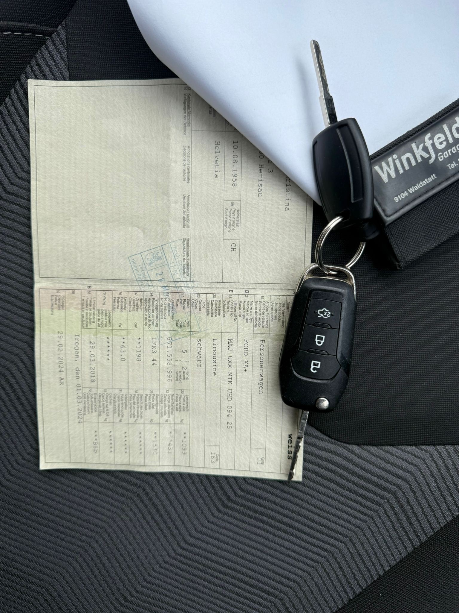 FORD KA+ 1.2 Ti-VCT Cool&Sound-image-12