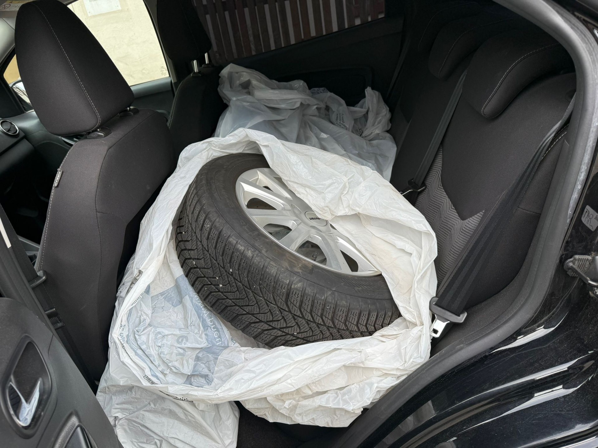 FORD KA+ 1.2 Ti-VCT Cool&Sound-image-10