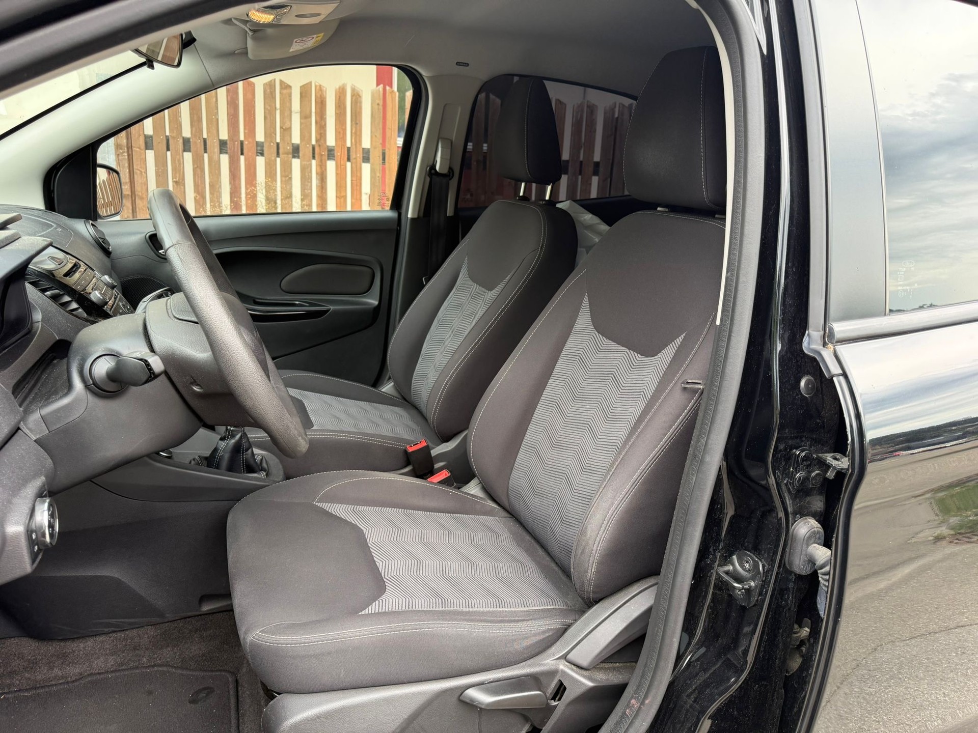 FORD KA+ 1.2 Ti-VCT Cool&Sound-image-9