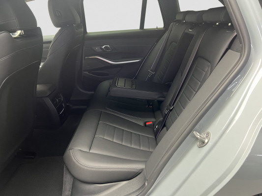 BMW 320d xDr 48V T M SportPro-image-8