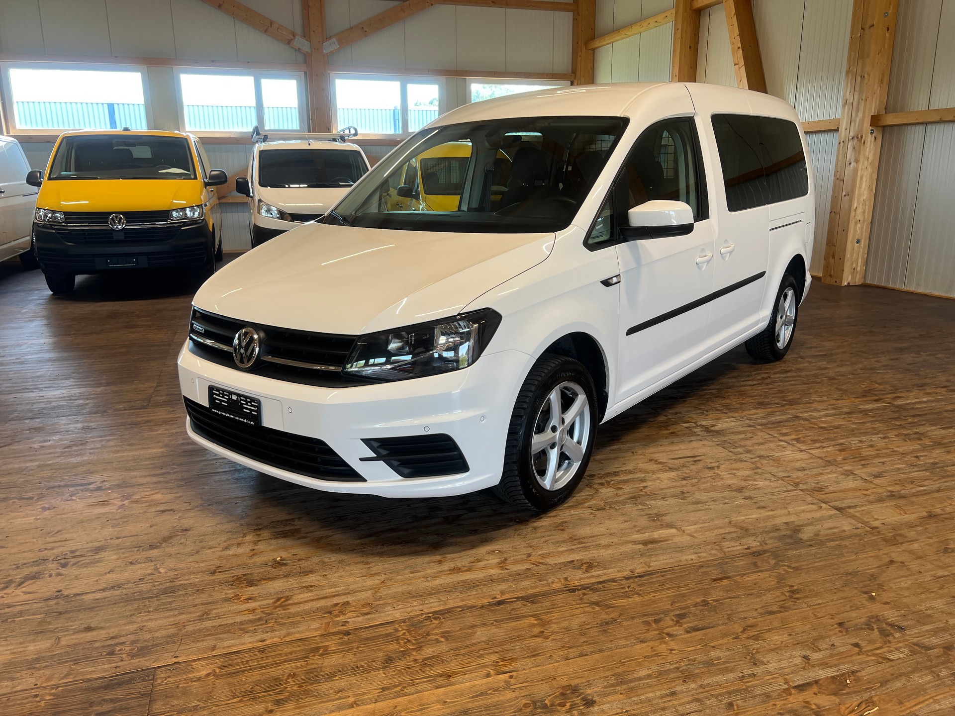 VW Caddy Maxi 2.0 TDI Trendline 4Motion DSG-image-0