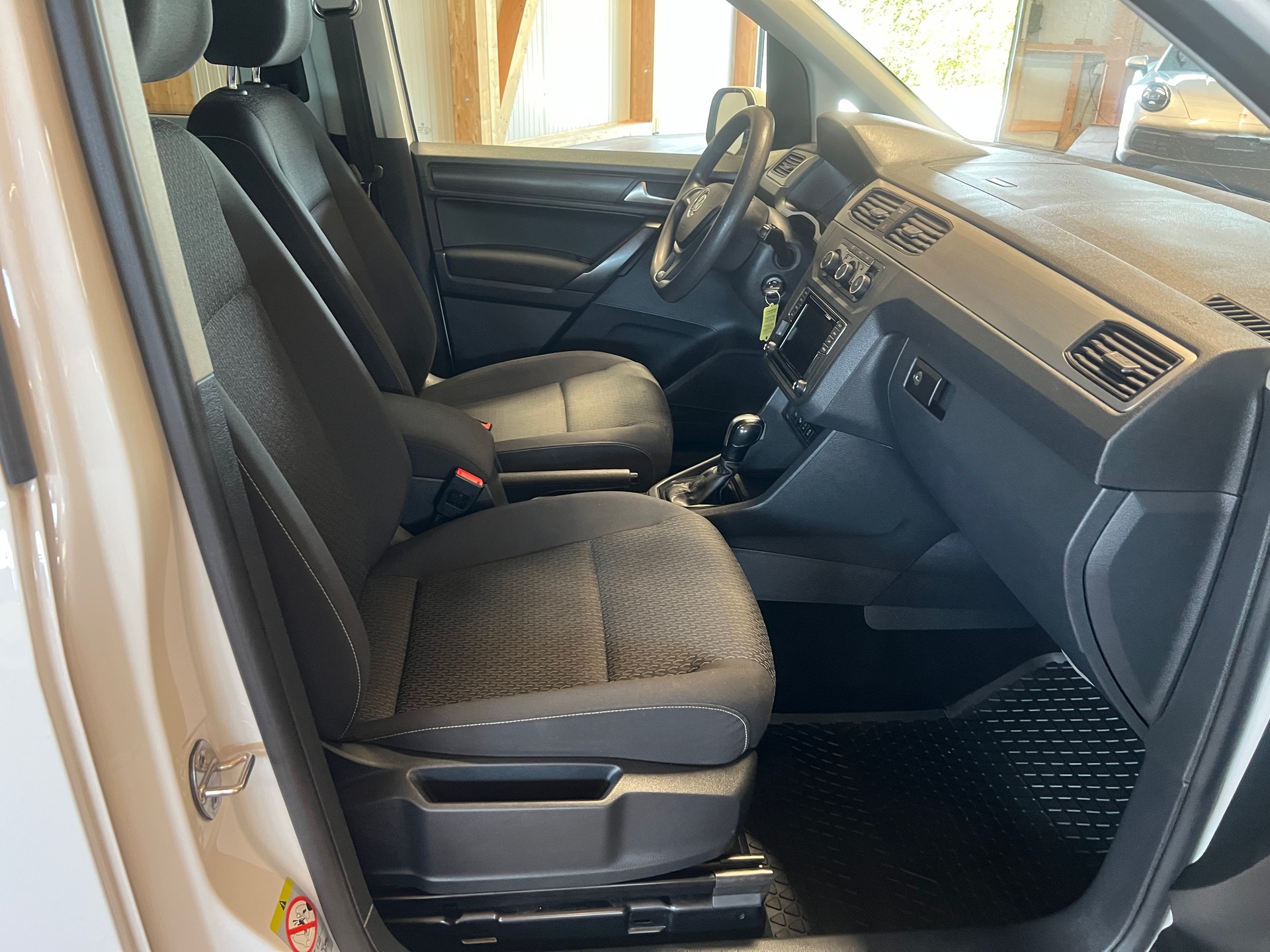 VW Caddy Maxi 2.0 TDI Trendline 4Motion DSG-image-11