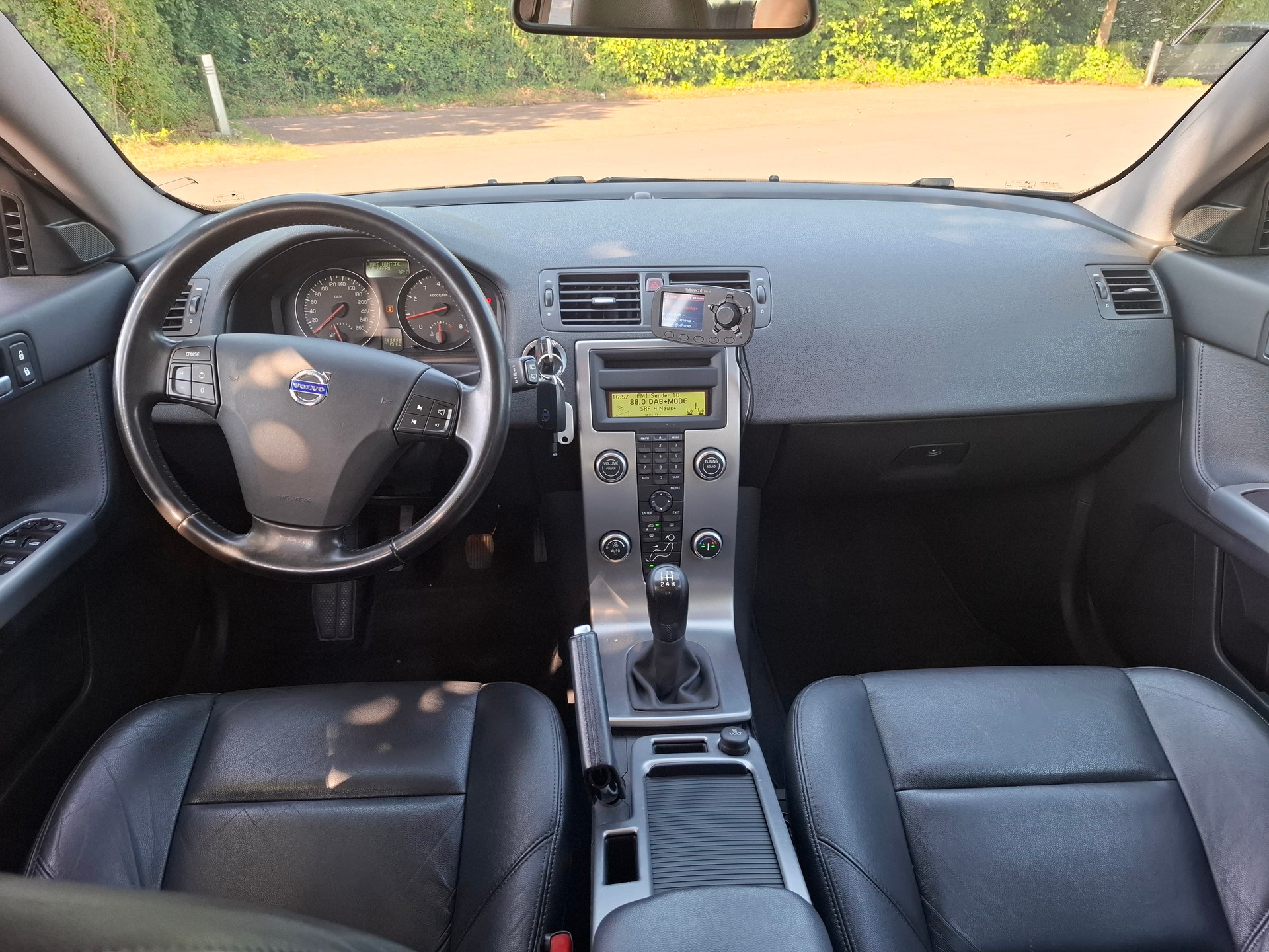 VOLVO V50 2.4I-image-9