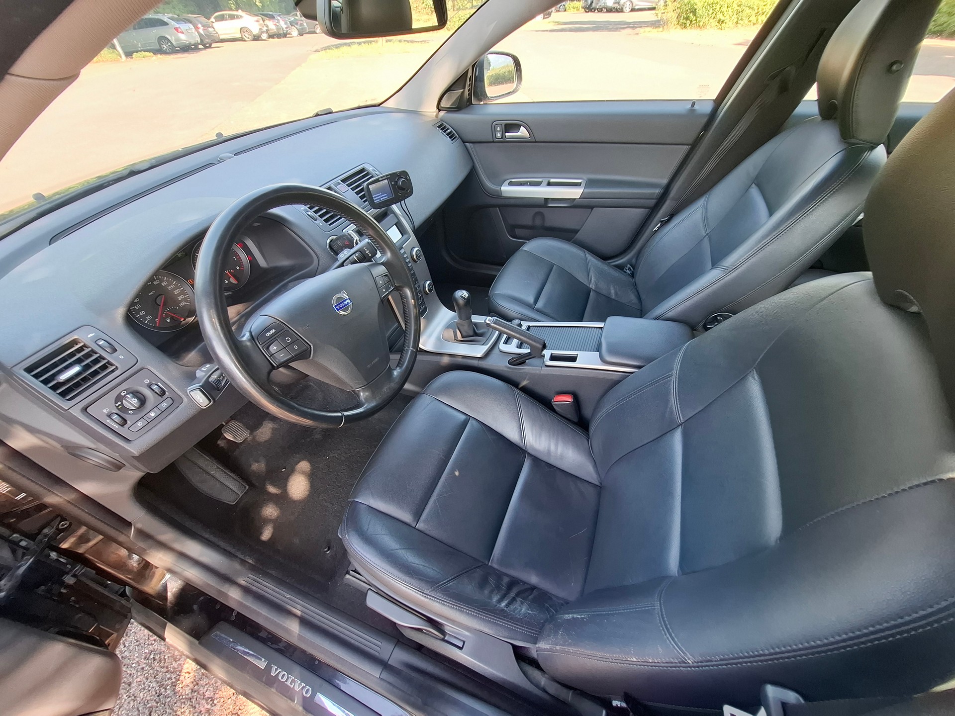 VOLVO V50 2.4I-image-10