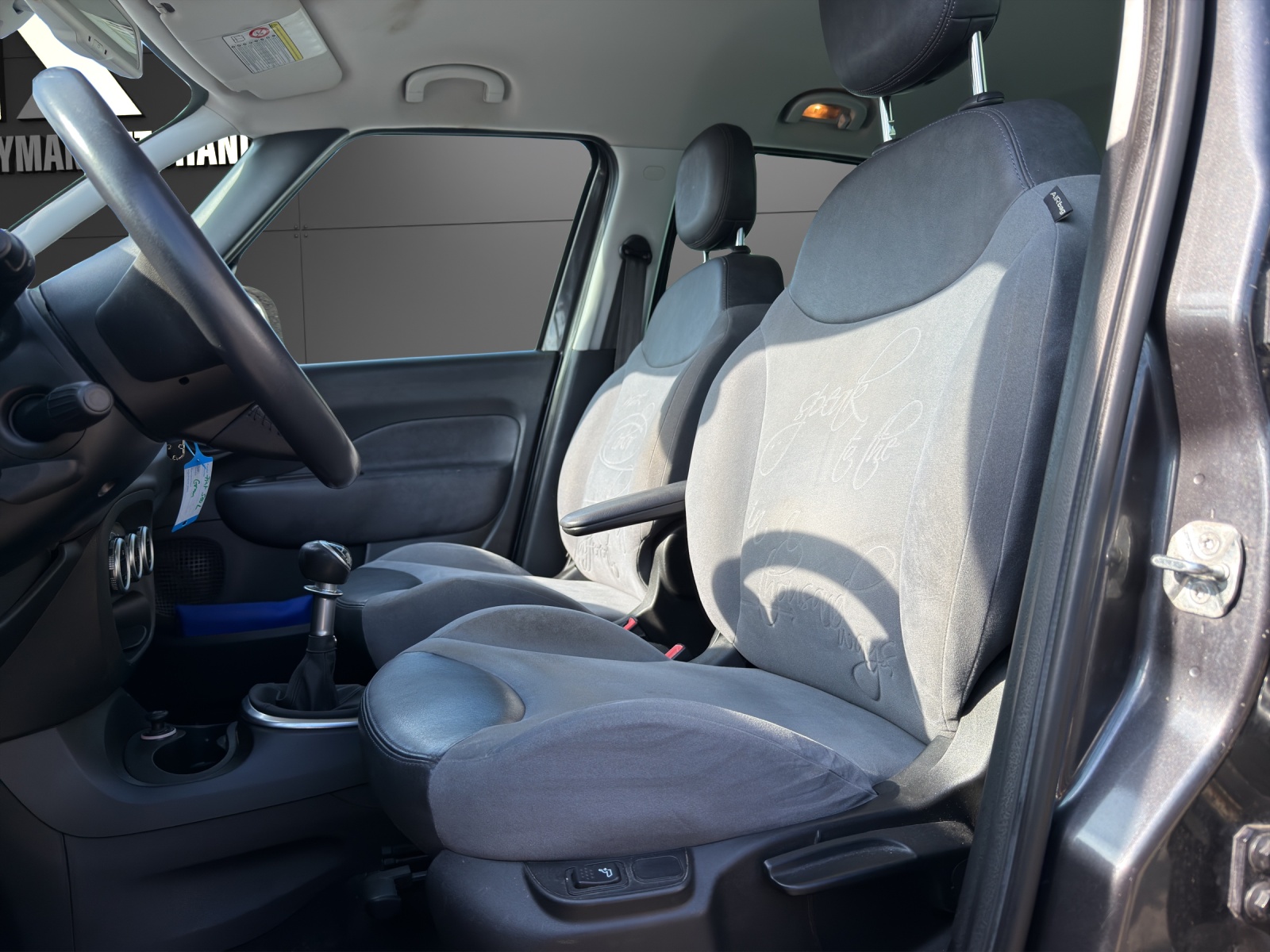 FIAT 500L Living 0.9 Twinair turbo Lounge – Platzwunder, Sparsam & Familienfreundlich!-image-6