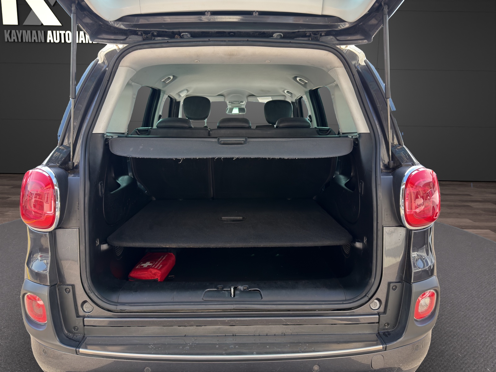FIAT 500L Living 0.9 Twinair turbo Lounge – Platzwunder, Sparsam & Familienfreundlich!-image-5