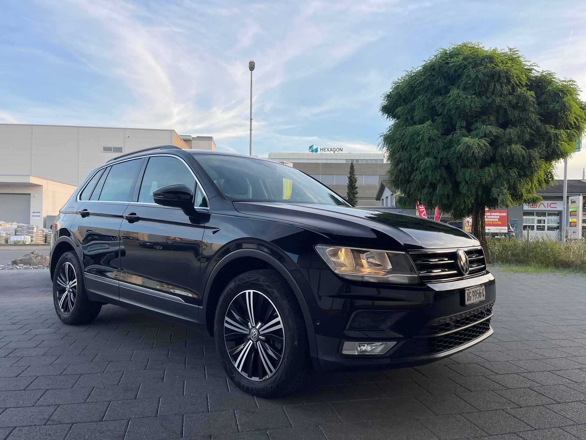 VW Tiguan 2.0 TDI SCR Comfortline 4Motion DSG-image-2