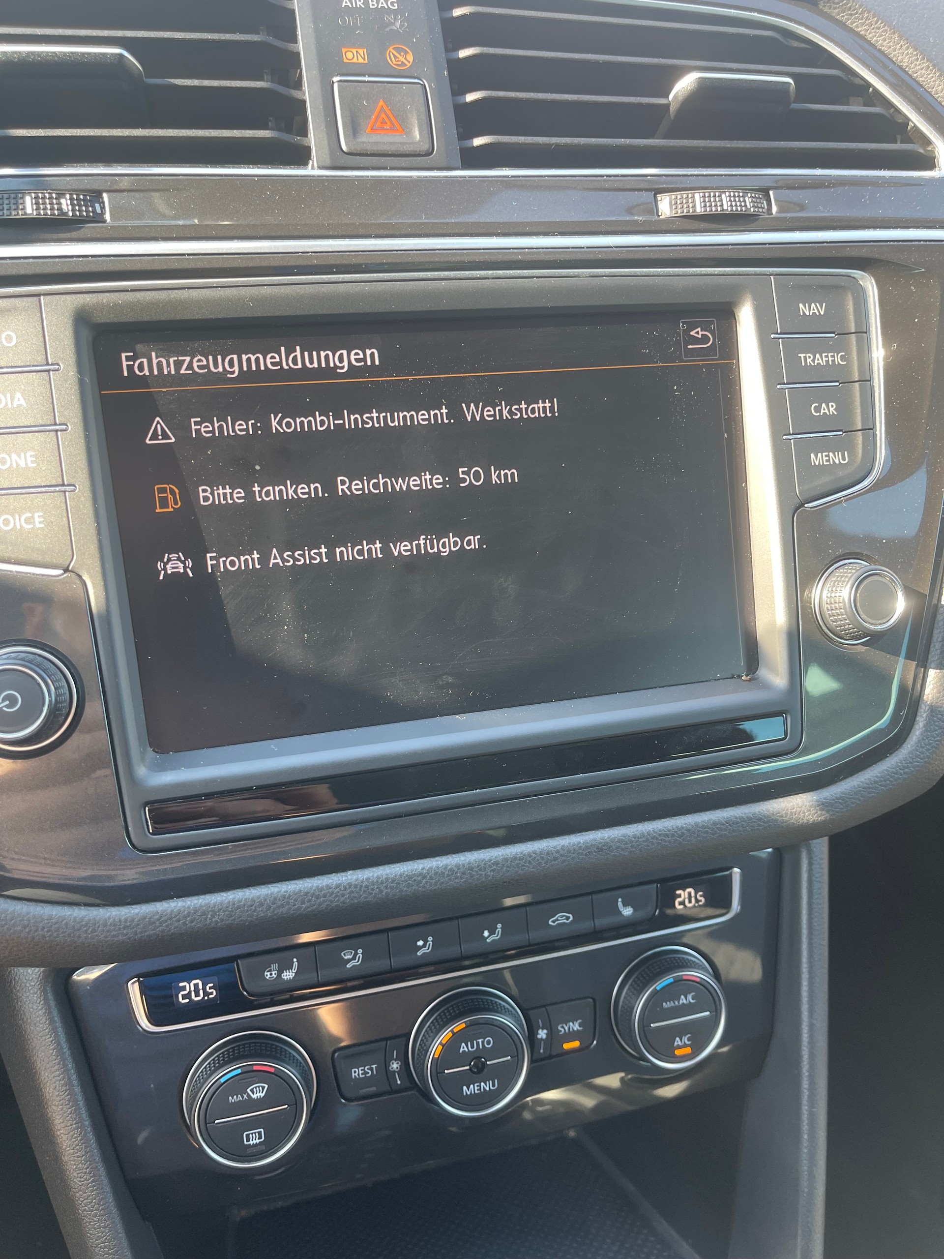 VW Tiguan 2.0 TDI SCR Comfortline 4Motion DSG-image-15