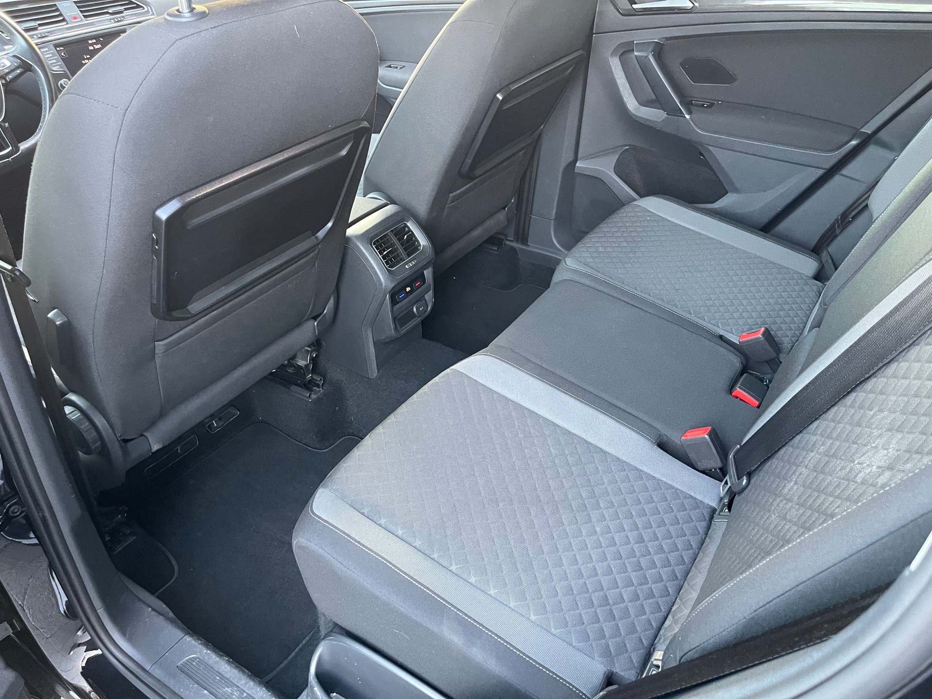 VW Tiguan 2.0 TDI SCR Comfortline 4Motion DSG-image-9