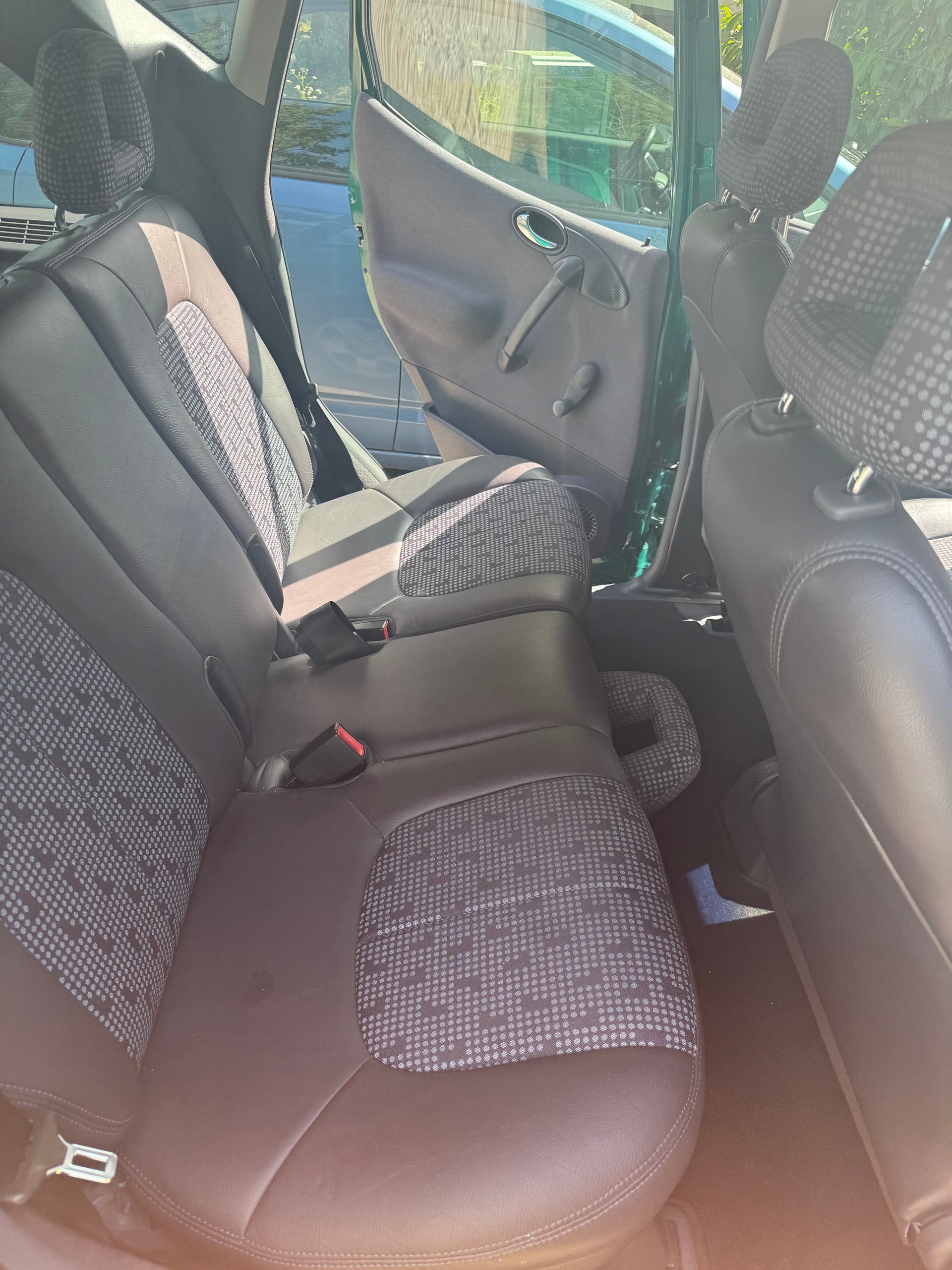MERCEDES-BENZ A 160 Avantgarde-image-3