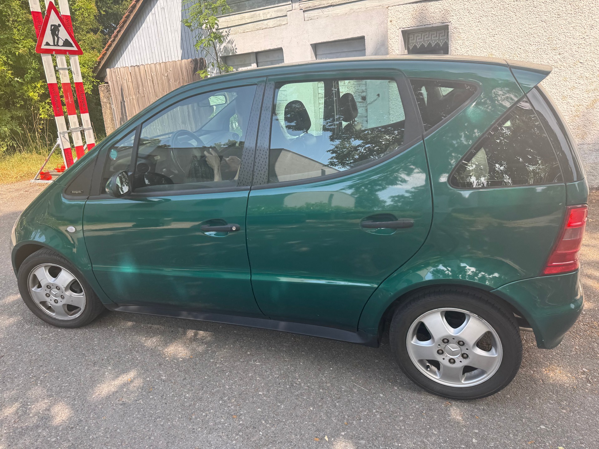 MERCEDES-BENZ A 160 Avantgarde-image-4