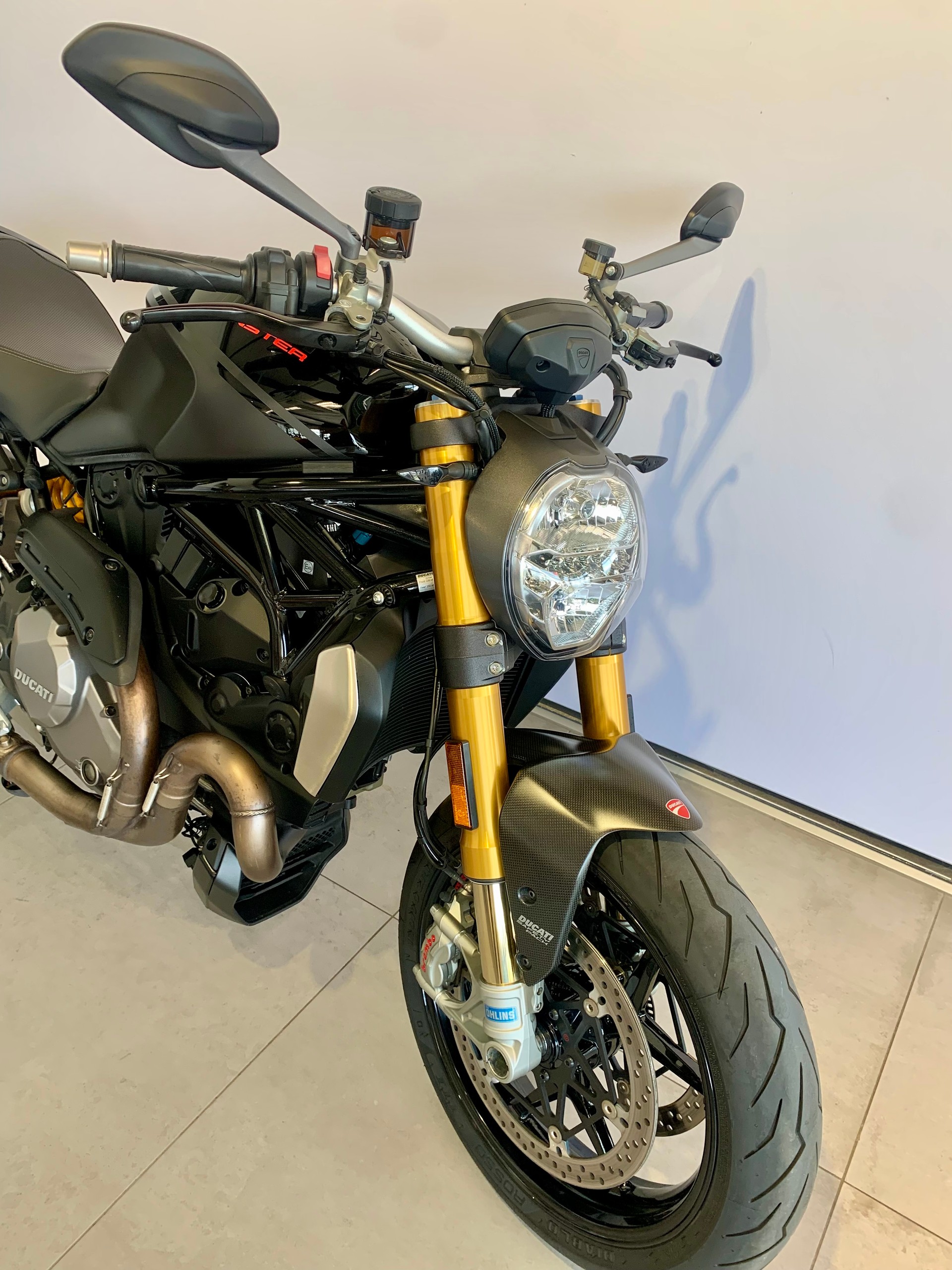 DUCATI Monster 1200 S-showroom-element-3