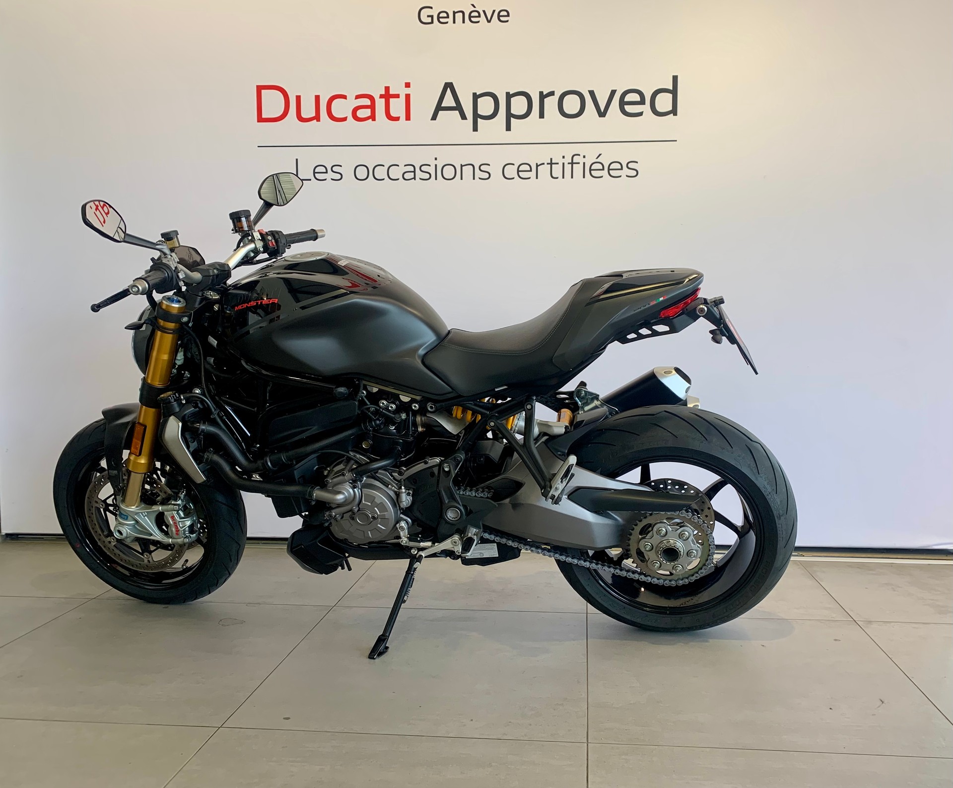 DUCATI Monster 1200 S-showroom-element-1