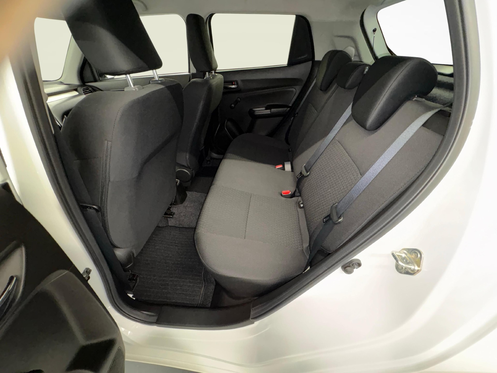 SUZUKI Swift 1.2 Compact+ Hybrid 4x4-image-10