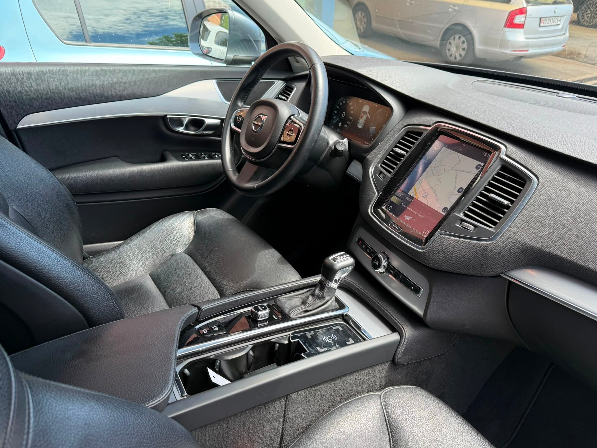 VOLVO XC90 D4 FWD Momentum Geartronic-image-12