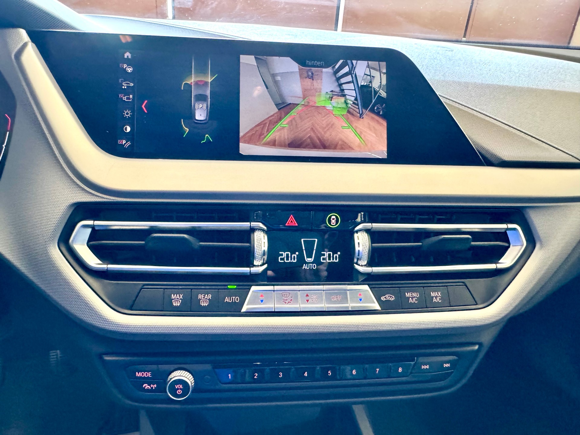 BMW 118i Sport Line-image-29
