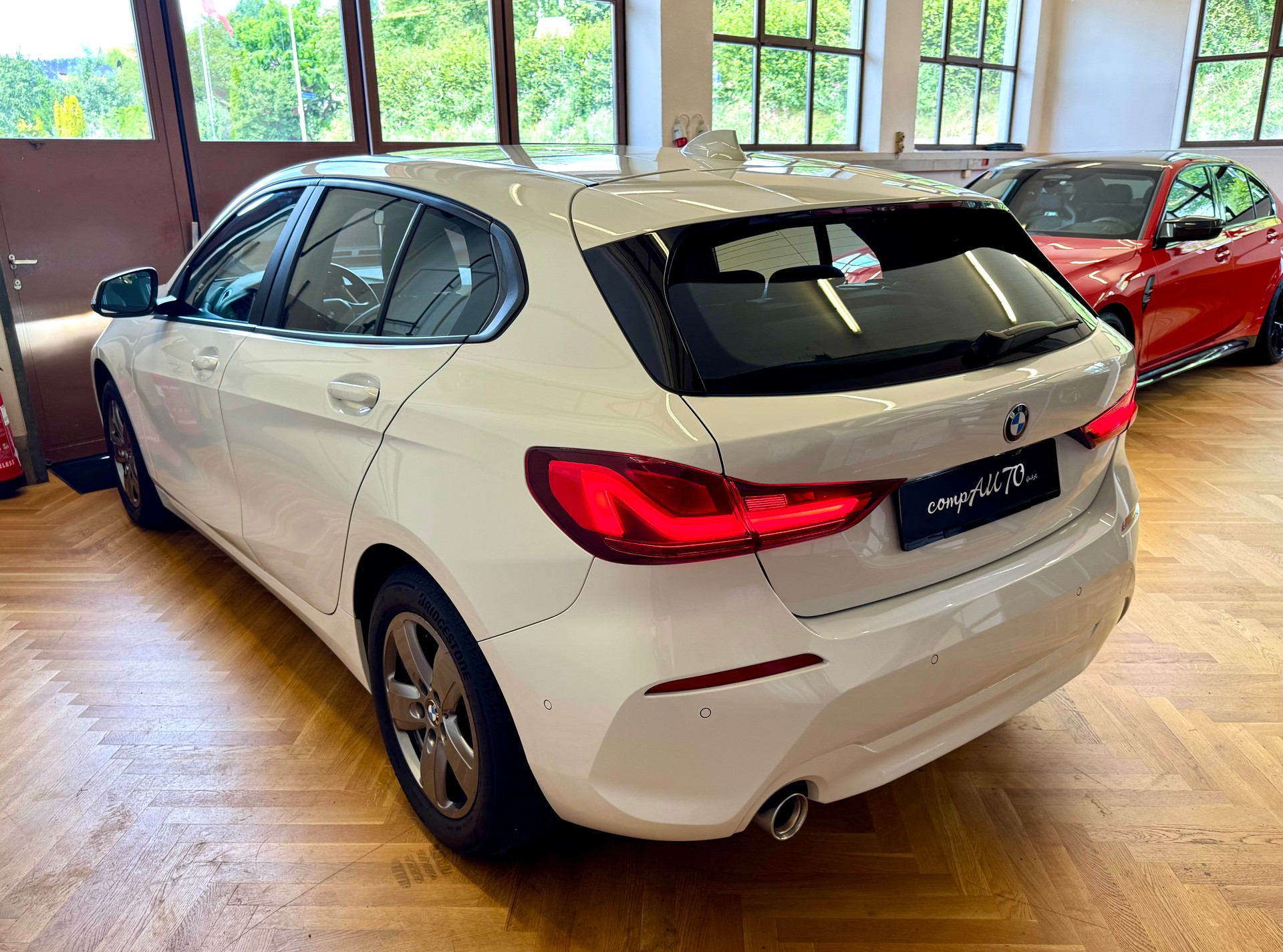 BMW 118i Sport Line-image-11