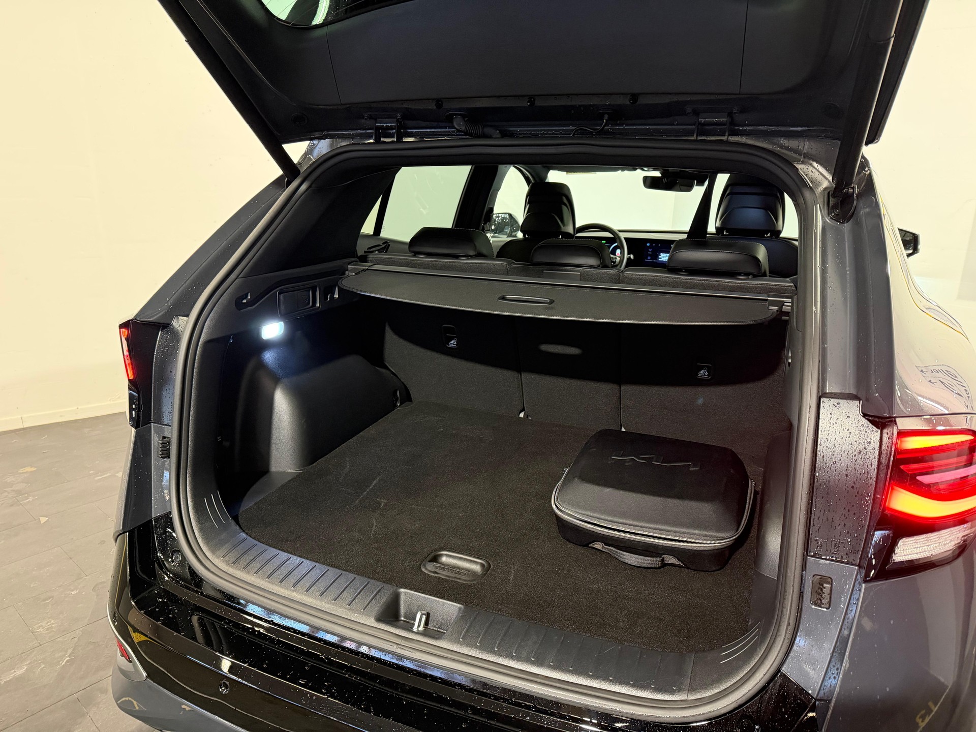 KIA Sportage 1.6 T-GDi PHEV GT-Line-image-2