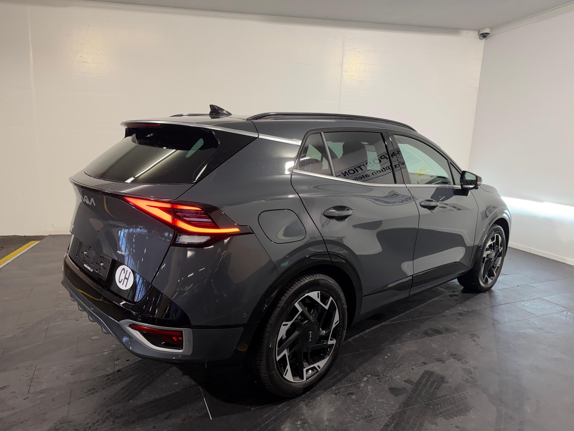 KIA Sportage 1.6 T-GDi PHEV GT-Line-image-1