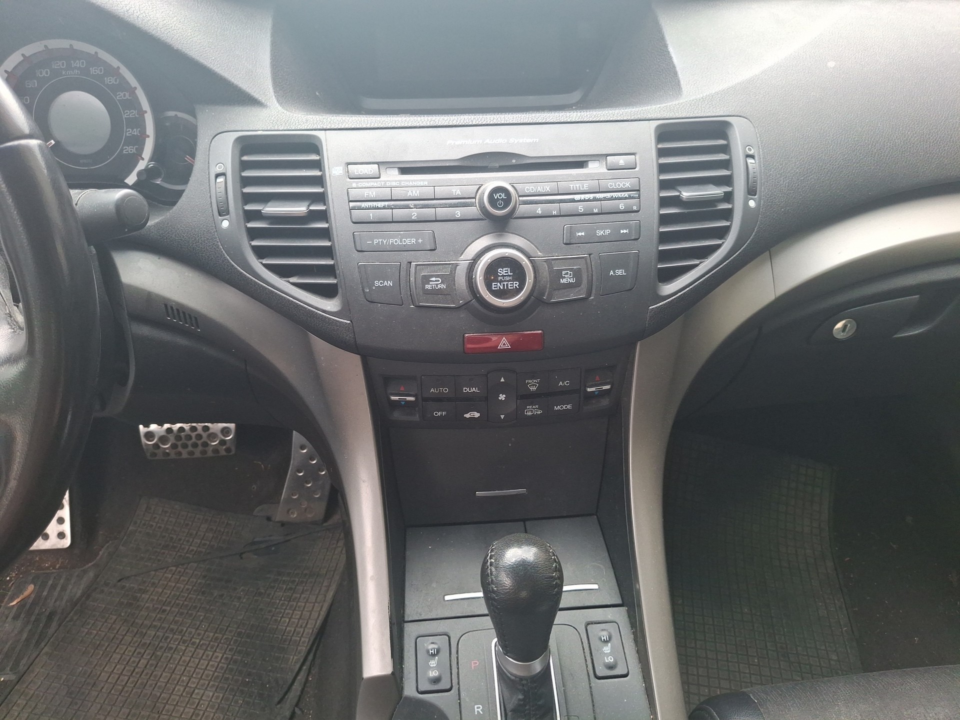 HONDA Accord 2.4i 16V Type-S Automatic-image-8