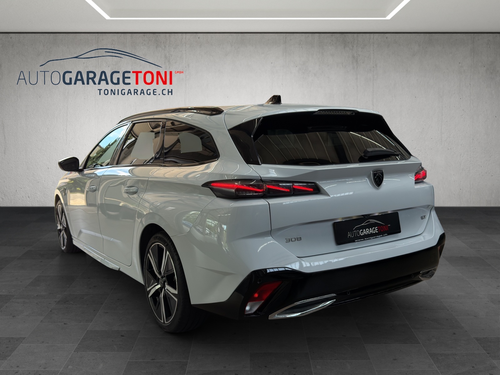 PEUGEOT 308 SW 1.2 Pure Tech GT EAT8-image-6