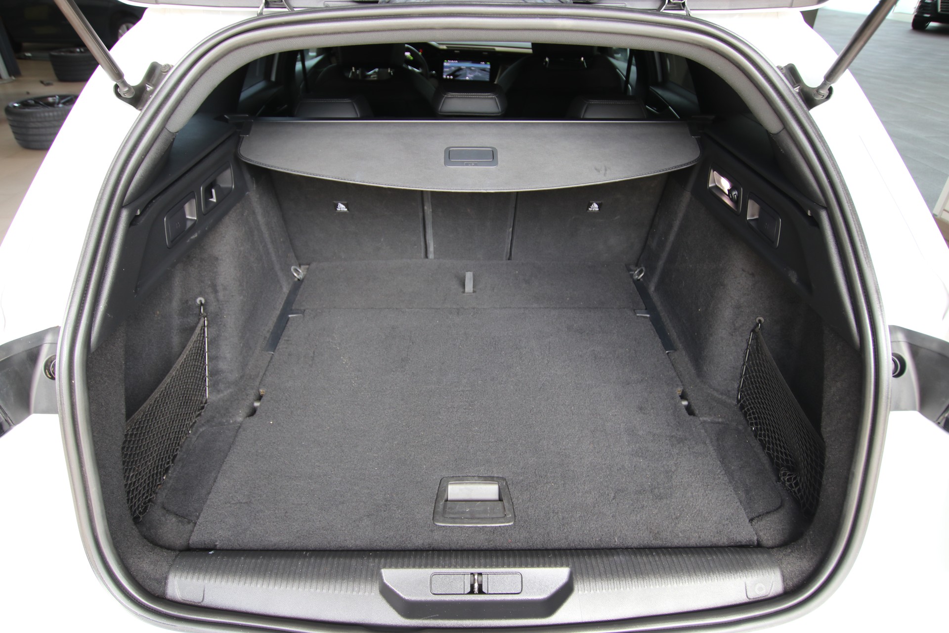 PEUGEOT 308 SW 1.2 Pure Tech GT EAT8-image-15