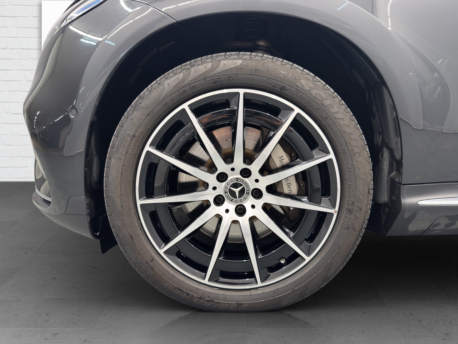 MERCEDES-BENZ EQC 400 AMG Line 4Matic-image-5