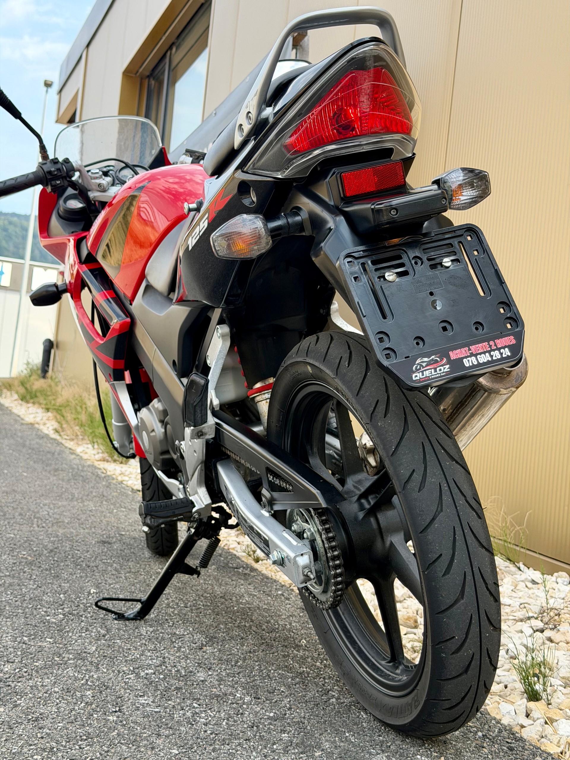 HONDA CBR 125 R-image-12
