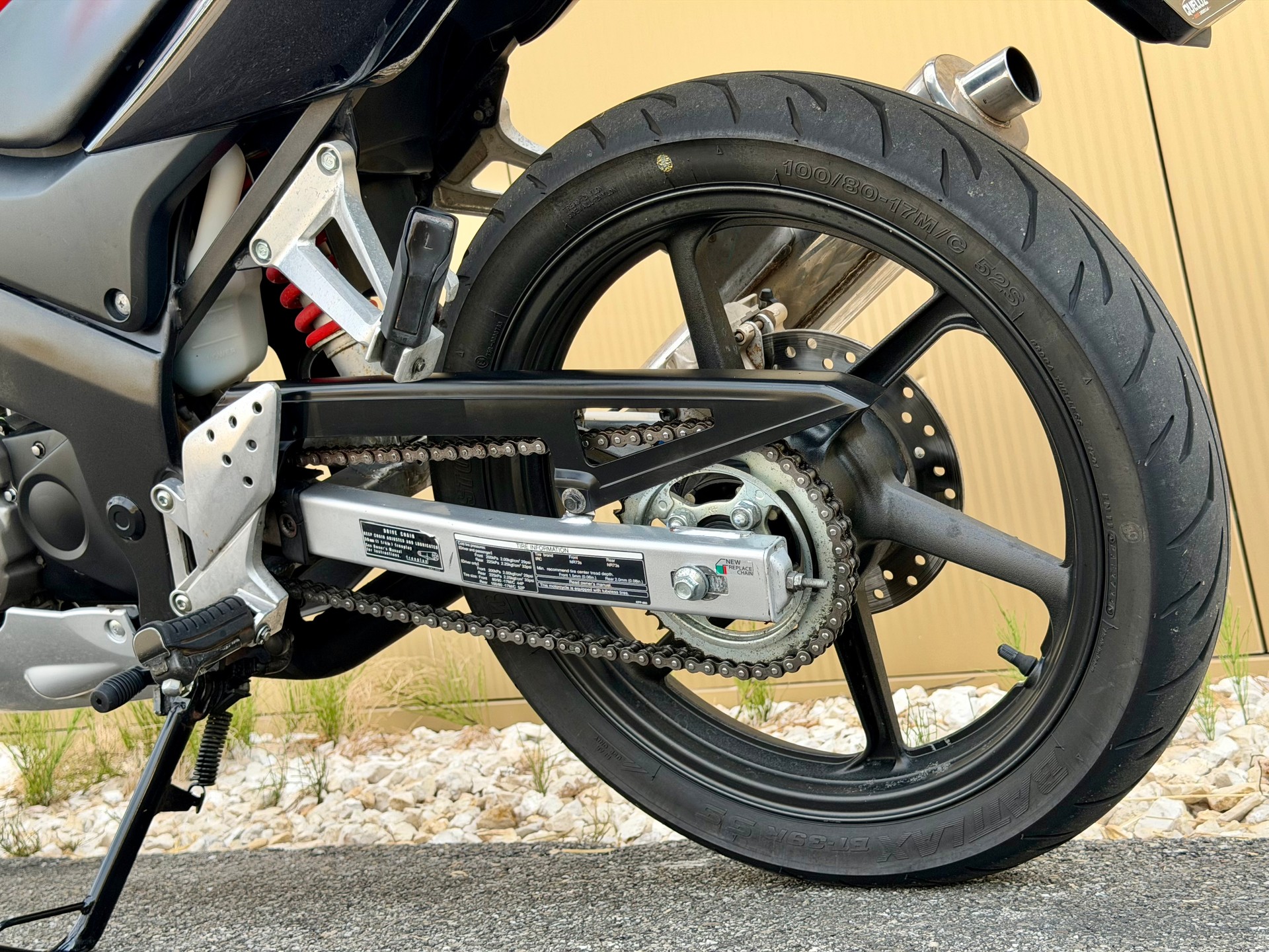 HONDA CBR 125 R-image-13
