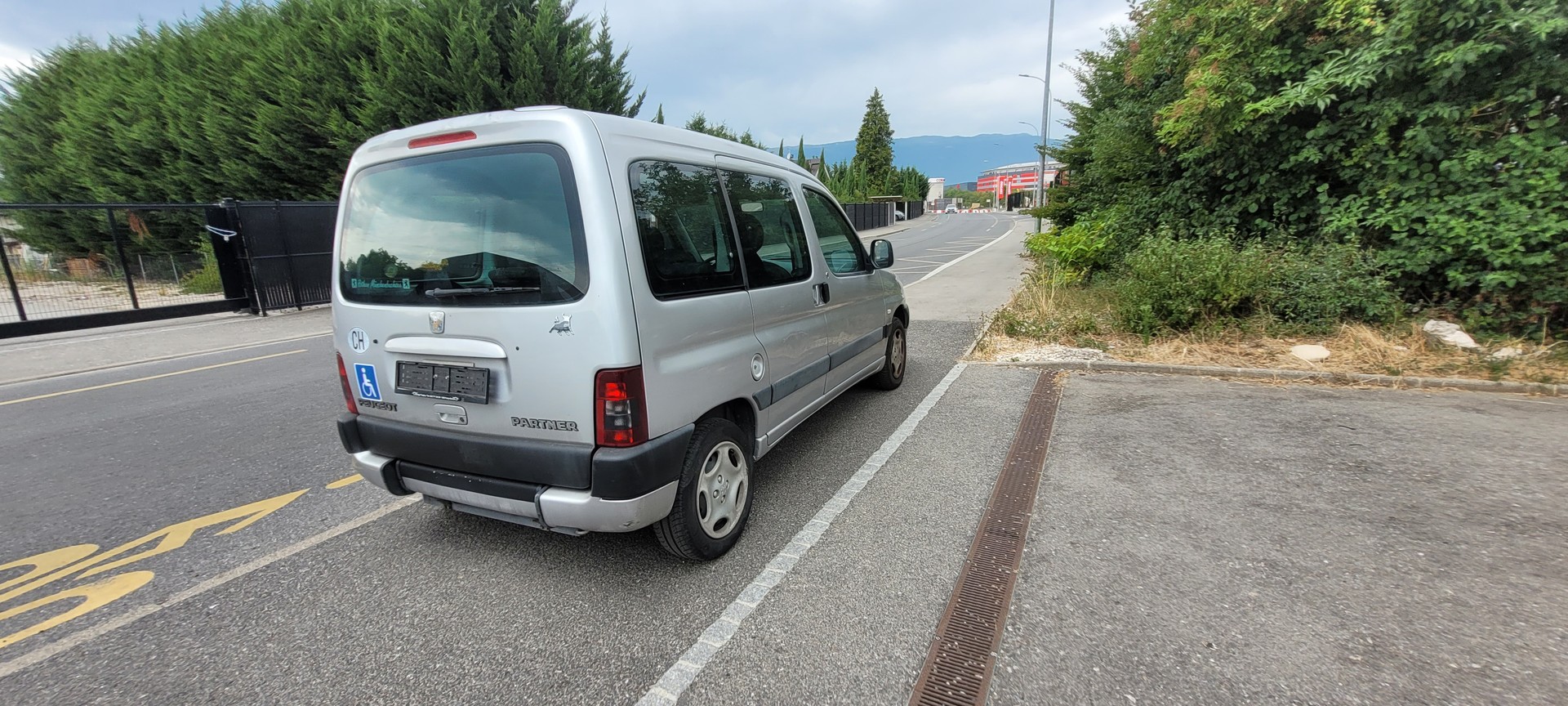 PEUGEOT Partner 1.8 Quiksilver FAM-image-4