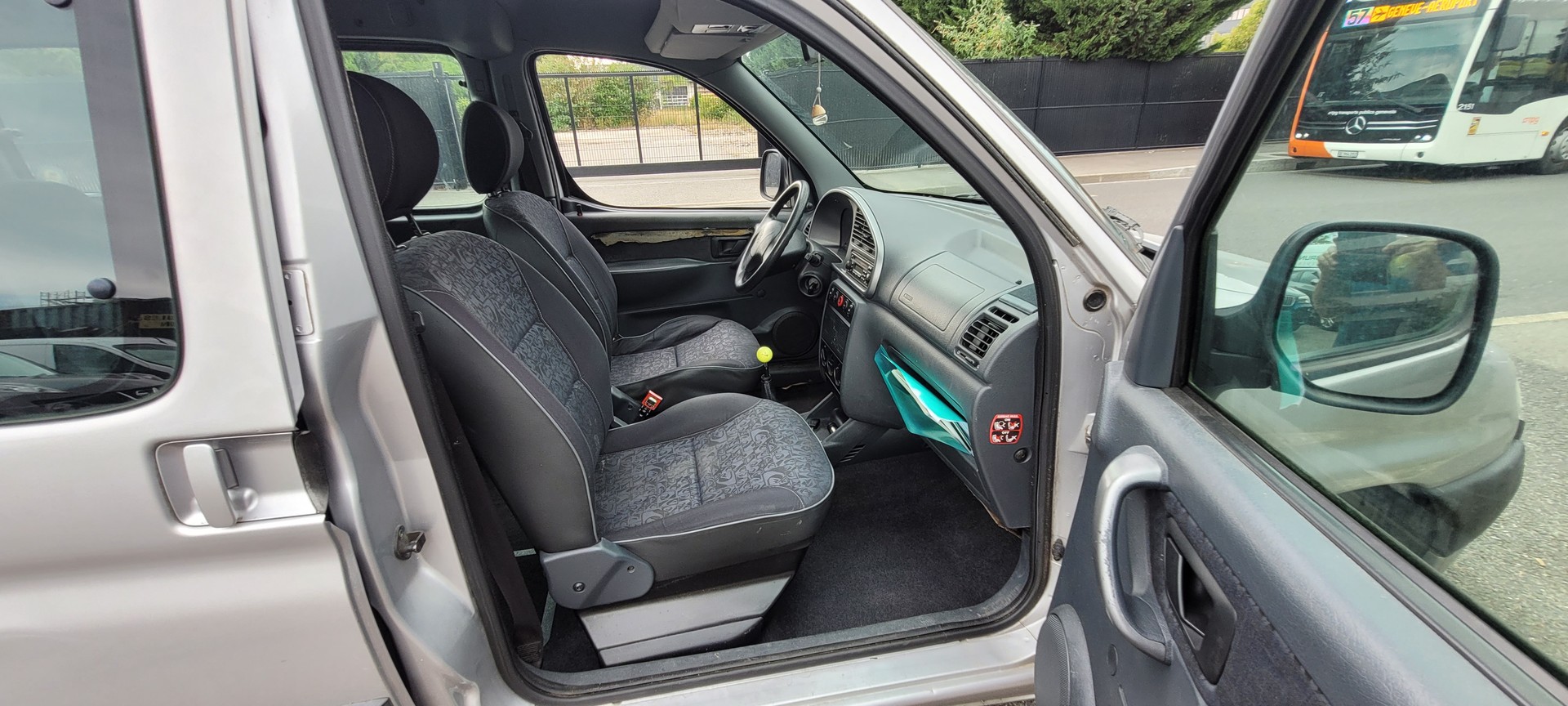PEUGEOT Partner 1.8 Quiksilver FAM-image-10