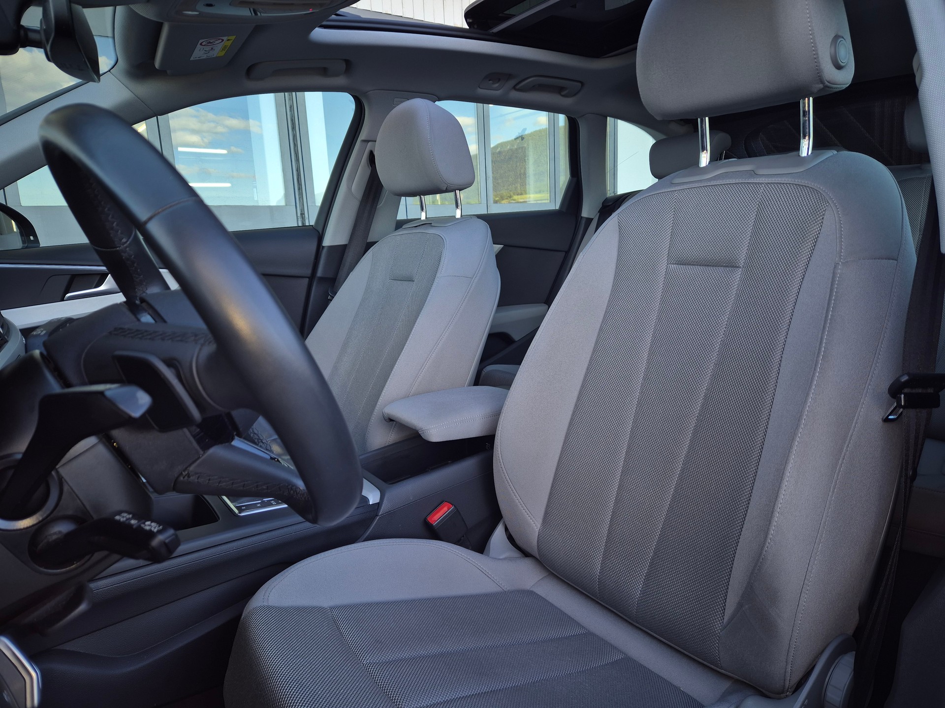 AUDI A4 Avant 40 TDI Attraction quattro S-tronic-image-13