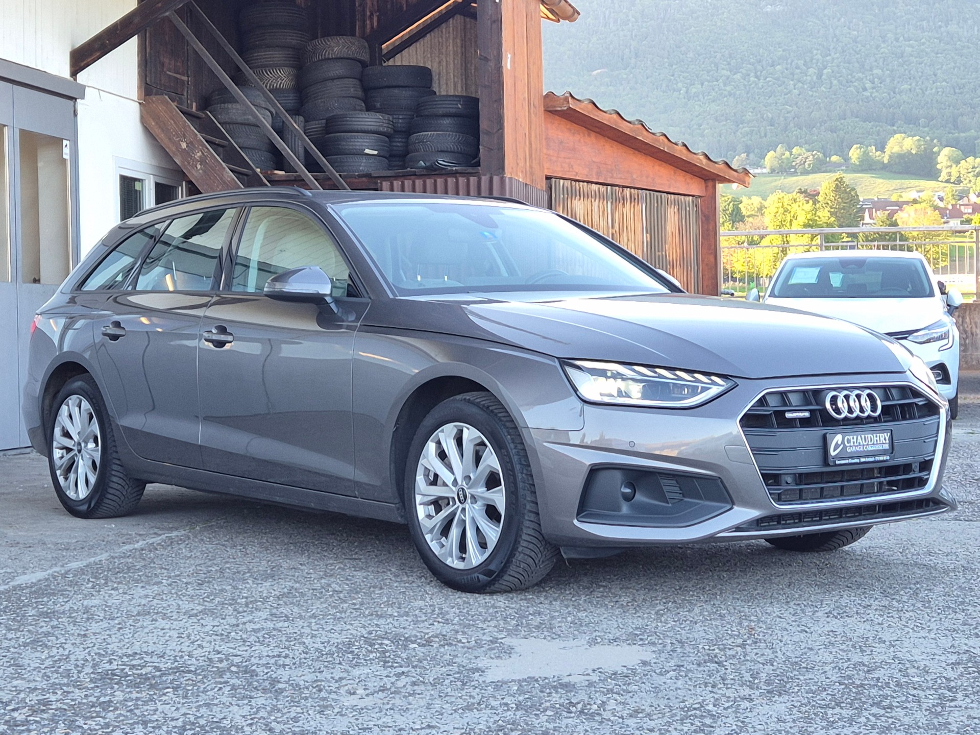 AUDI A4 Avant 40 TDI Attraction quattro S-tronic-showroom-element-3