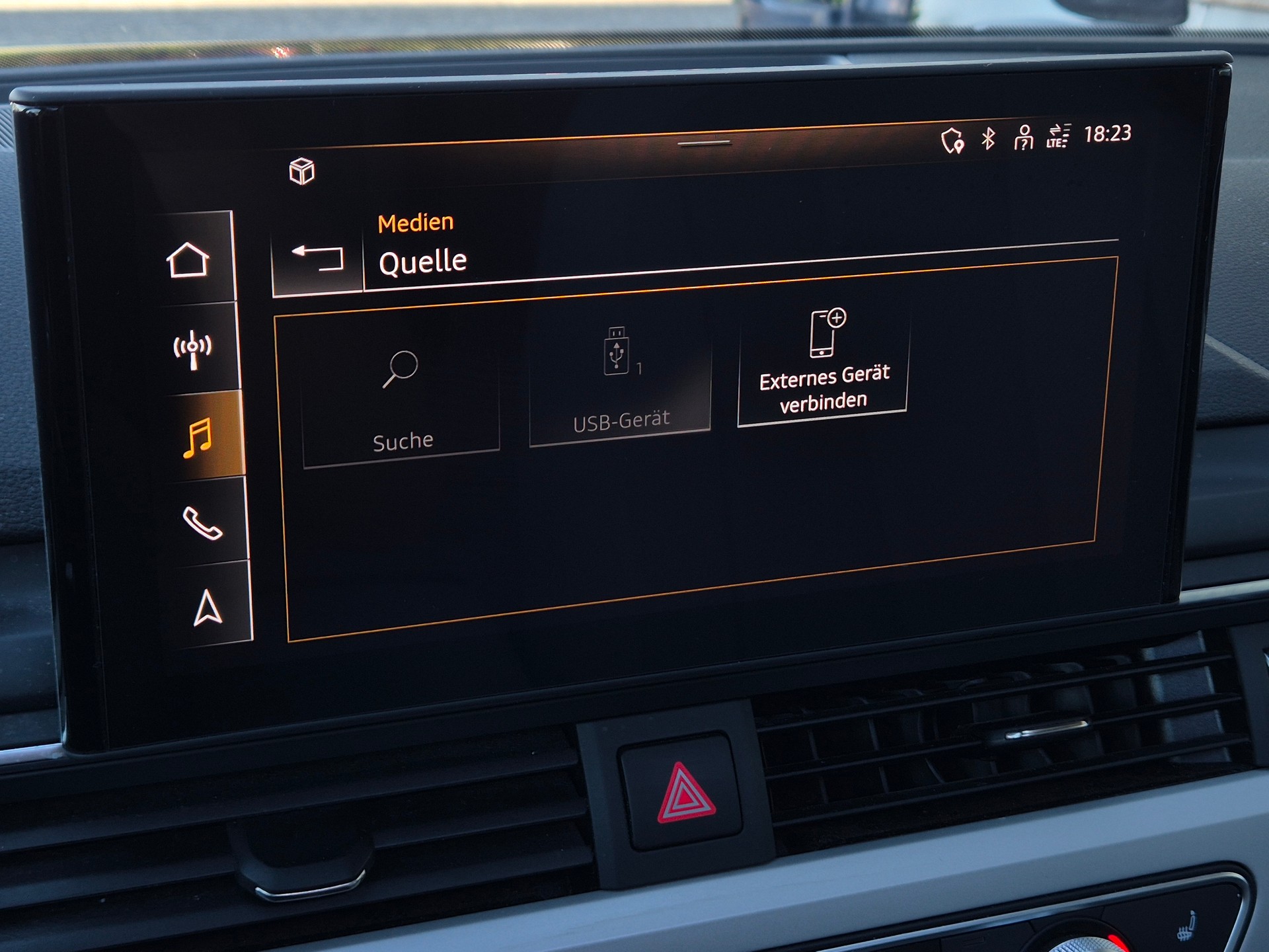 AUDI A4 Avant 40 TDI Attraction quattro S-tronic-image-21