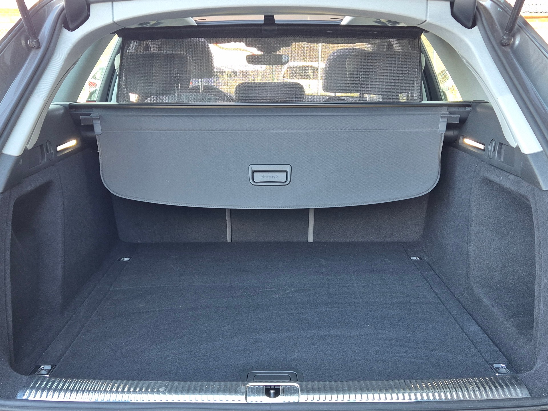 AUDI A4 Avant 40 TDI Attraction quattro S-tronic-image-7