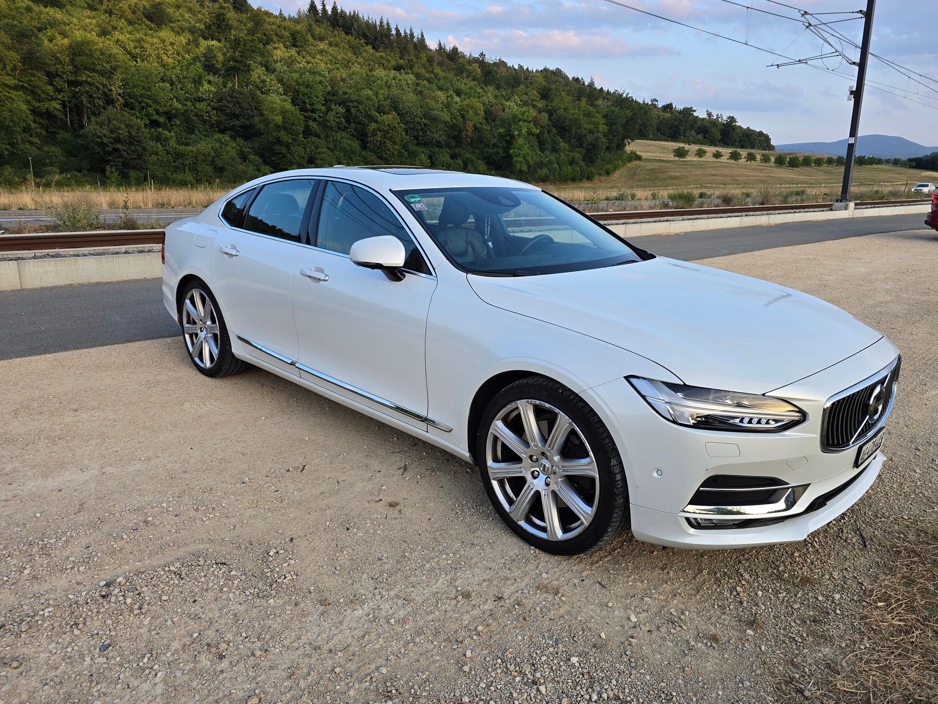 VOLVO 2.0 D5 Inscription AWD-image-0