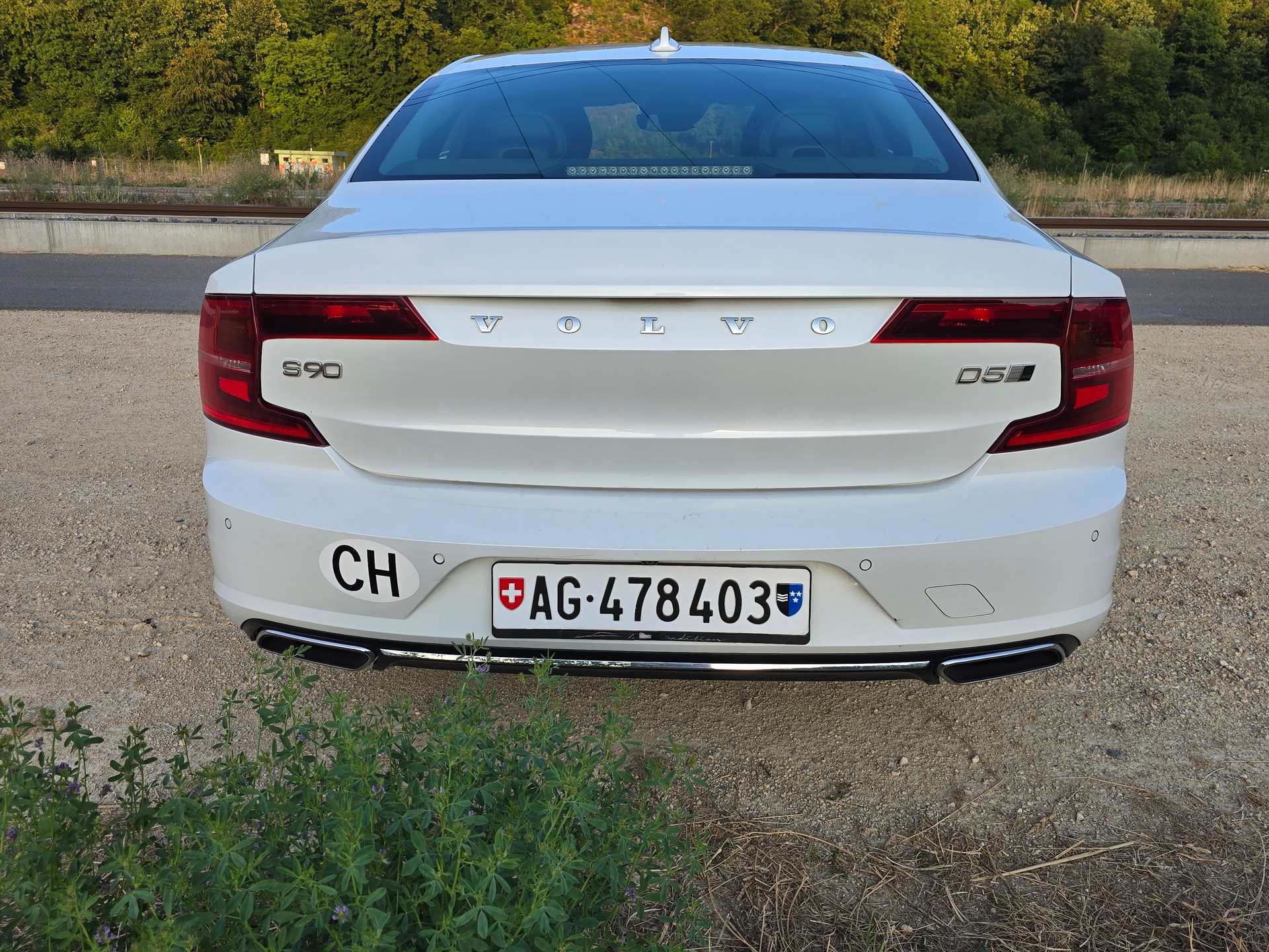 VOLVO 2.0 D5 Inscription AWD-image-2