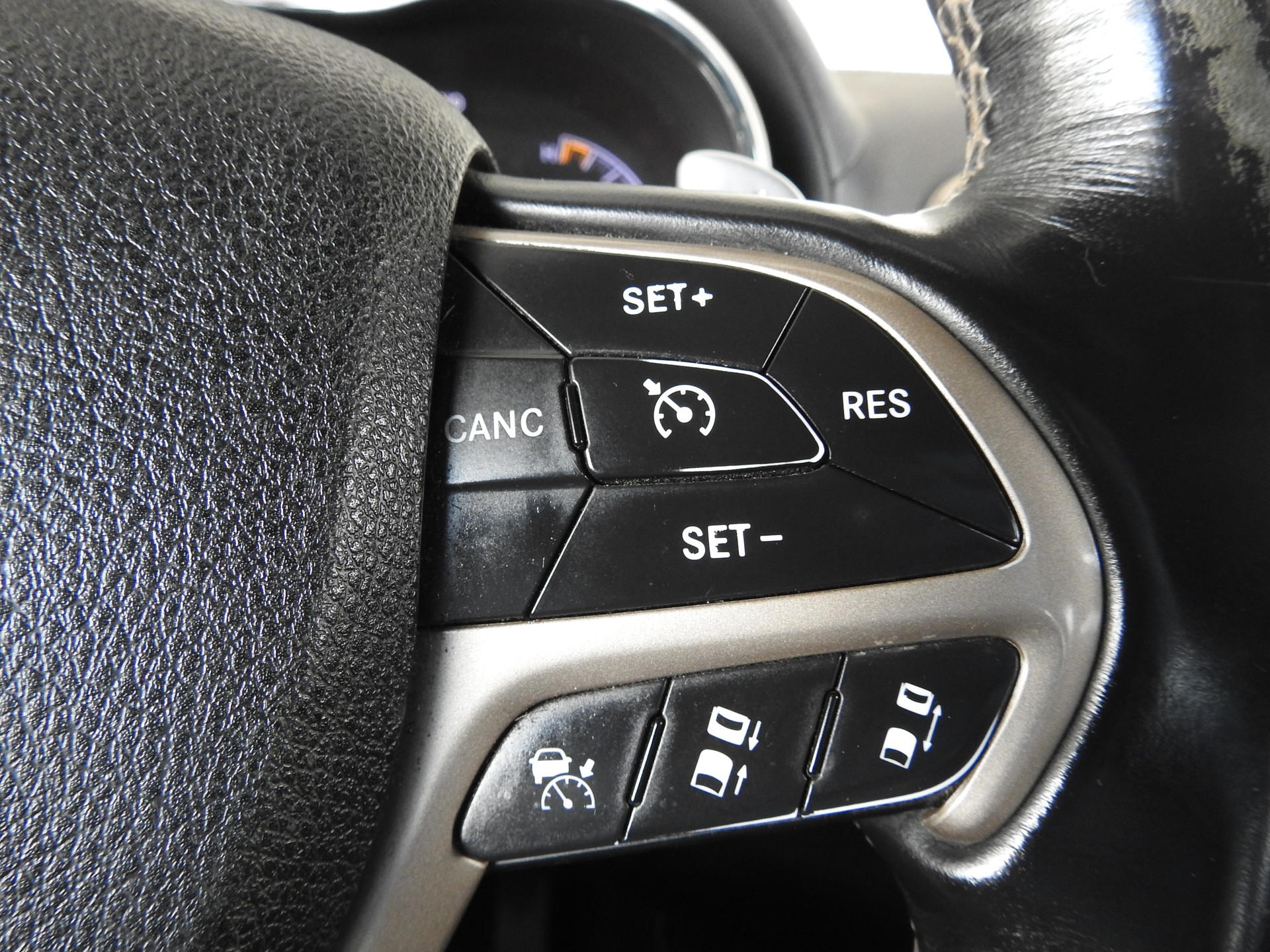 JEEP Grand Cherokee 3.0 CRD Overland Automatic-image-26