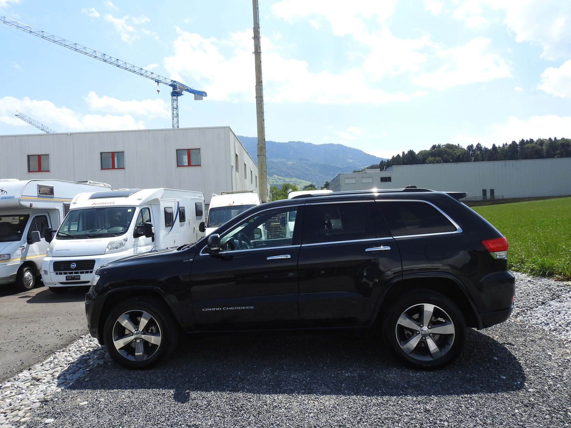 JEEP Grand Cherokee 3.0 CRD Overland Automatic-image-2