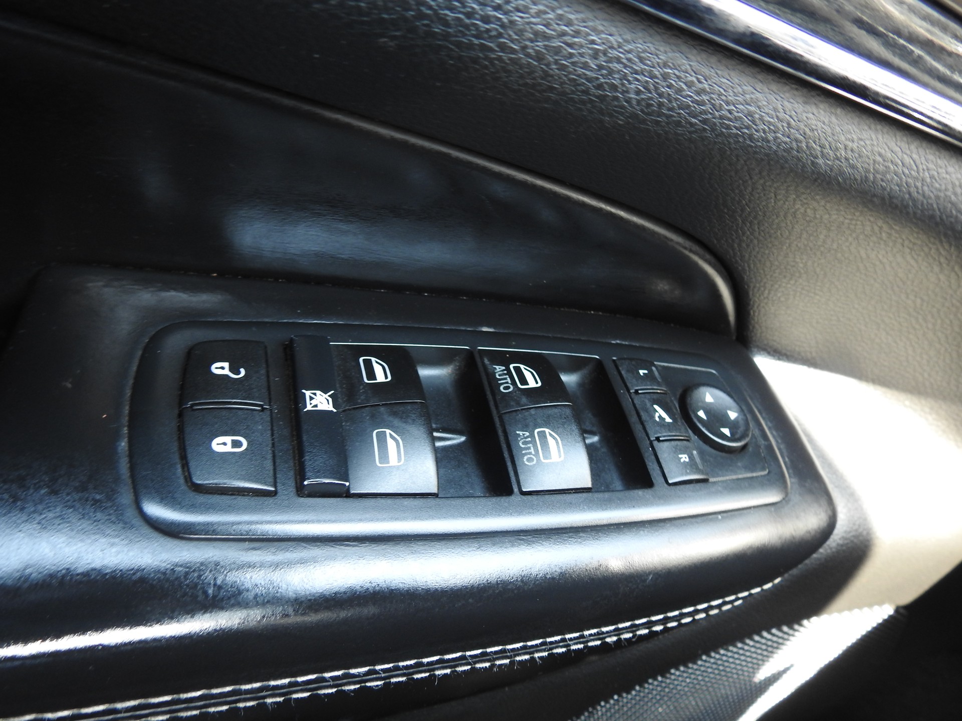 JEEP Grand Cherokee 3.0 CRD Overland Automatic-image-23