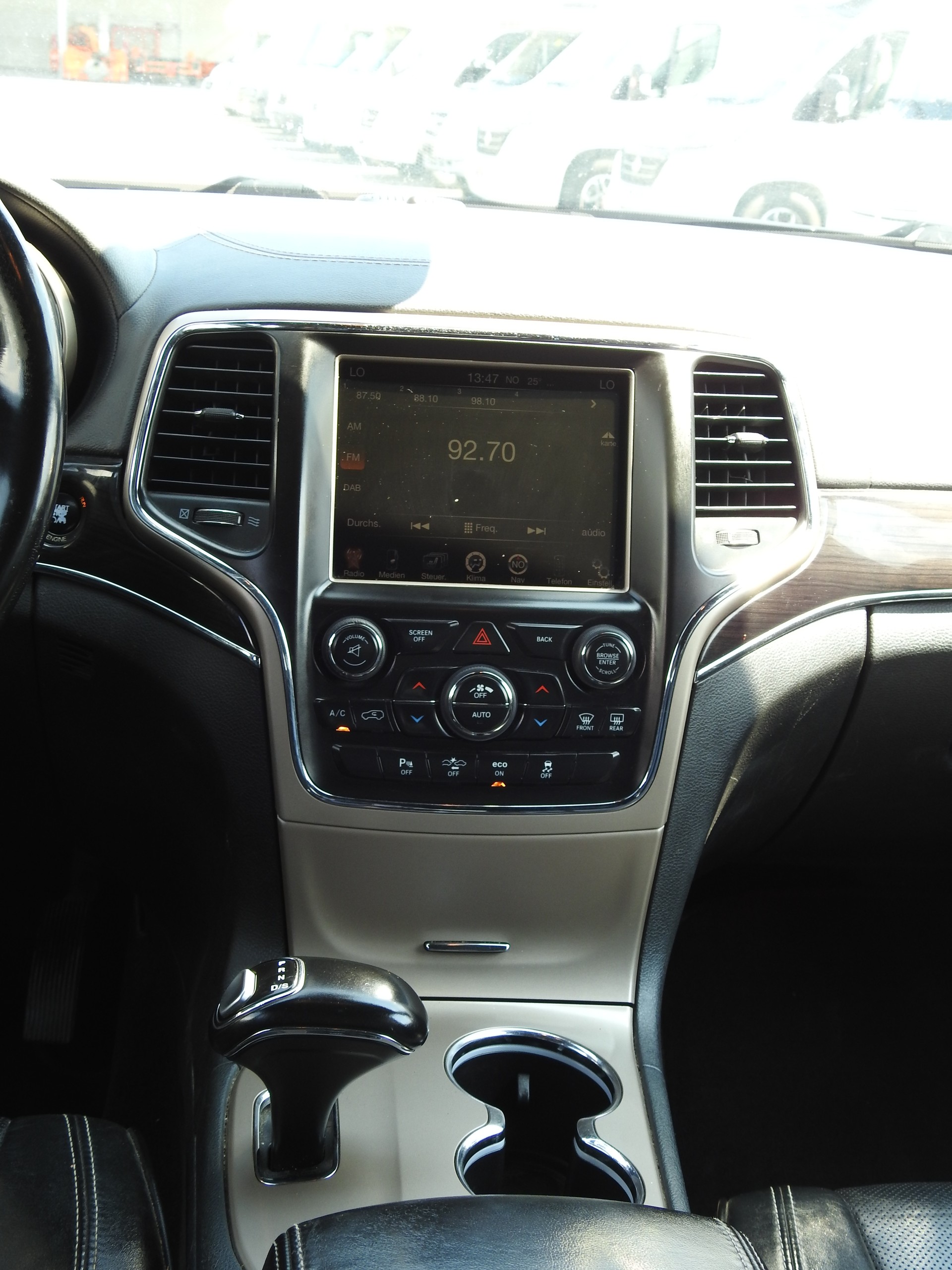 JEEP Grand Cherokee 3.0 CRD Overland Automatic-image-18