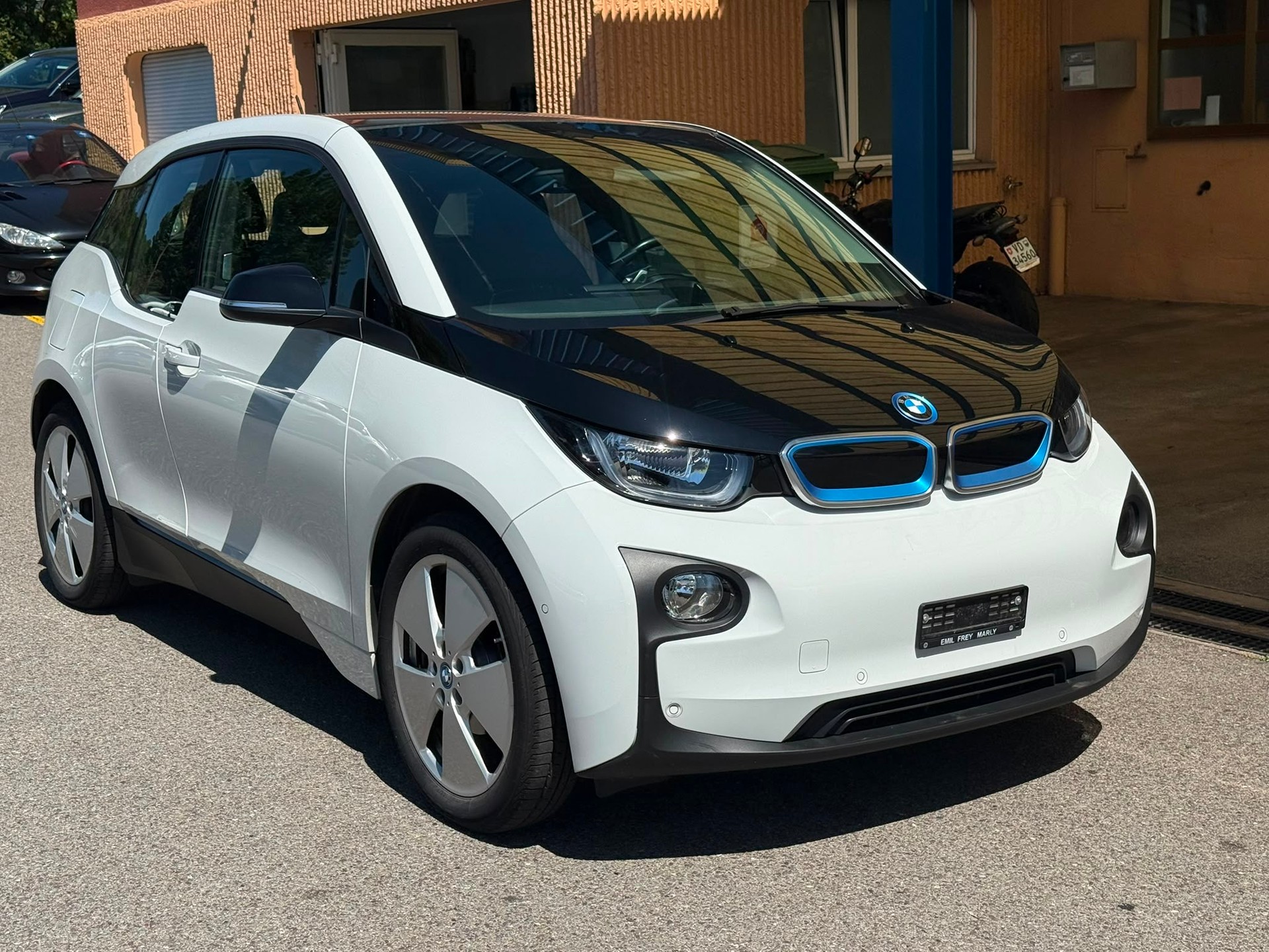 BMW i3 (60Ah)-image-1