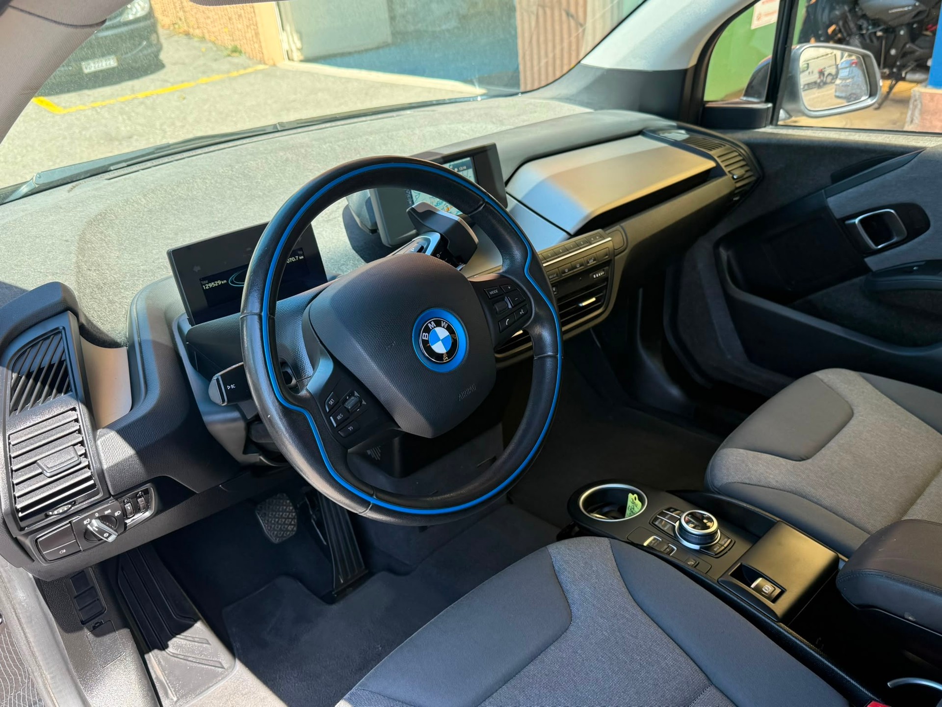 BMW i3 (60Ah)-image-11