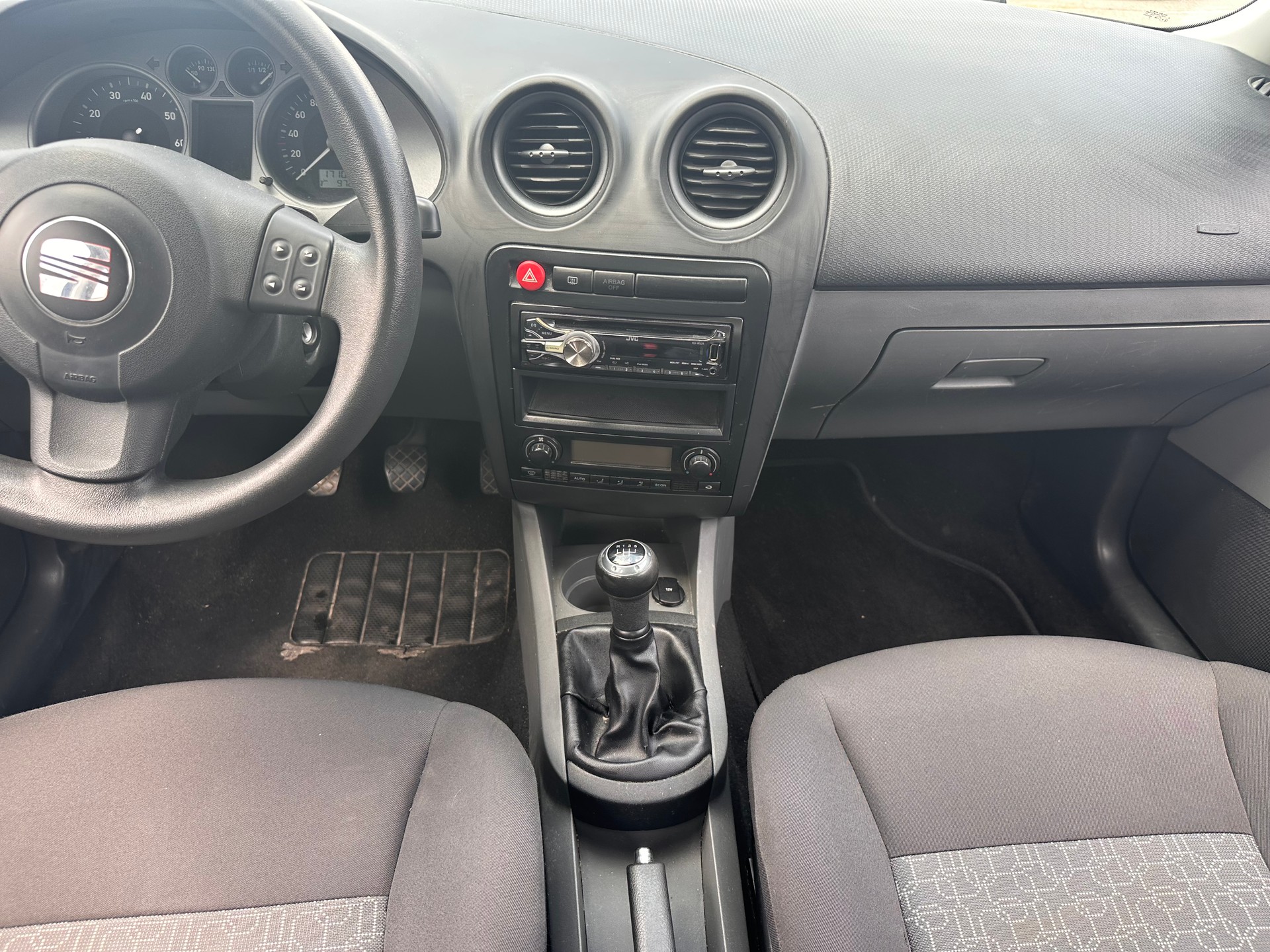 SEAT Ibiza 1.4 16V Reference-image-9