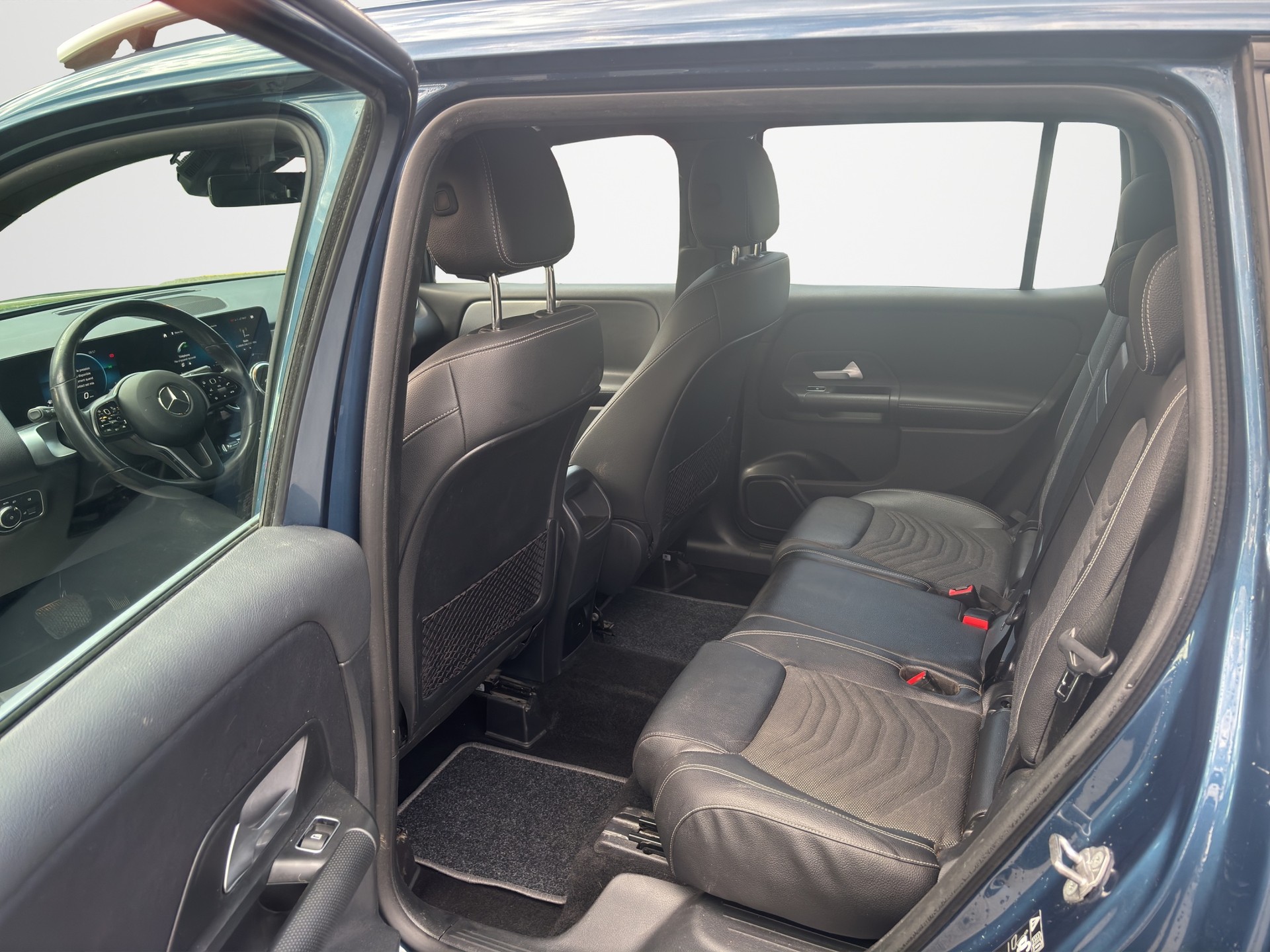 MERCEDES-BENZ GLB 200 4Matic Style 8G-Tronic-image-10