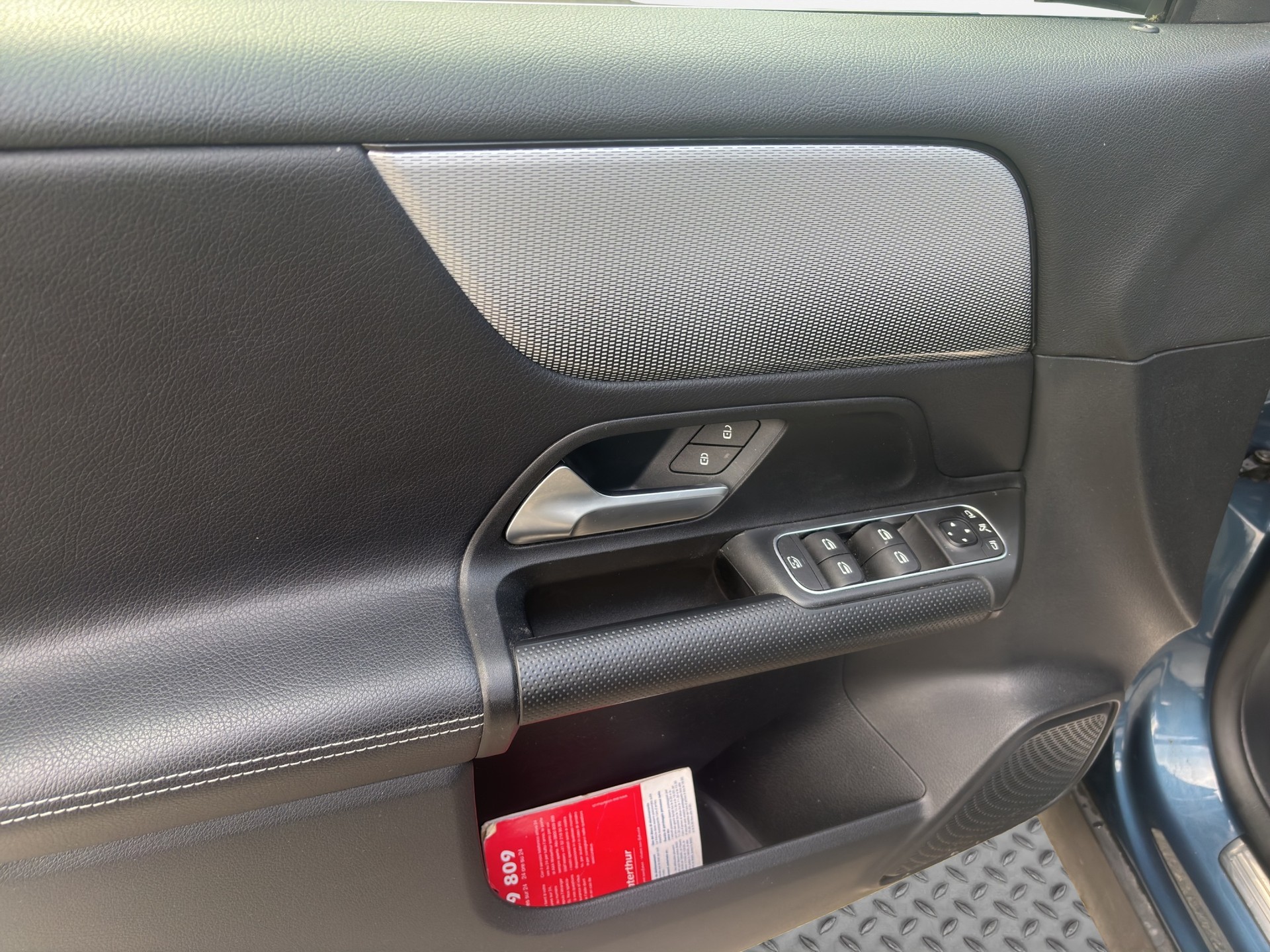 MERCEDES-BENZ GLB 200 4Matic Style 8G-Tronic-image-18